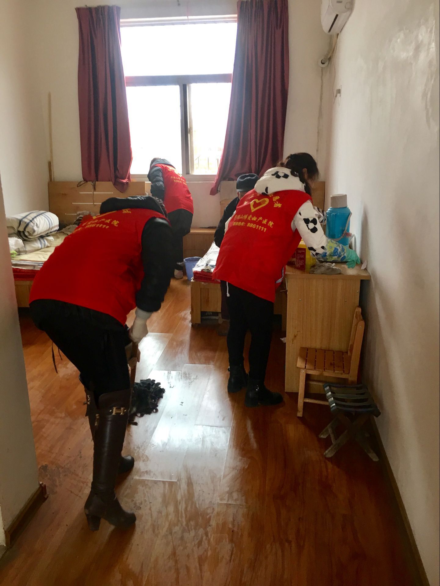 平顶山博爱妇产医院志愿者春节前夕"爱心义工"走进曹镇敬老院