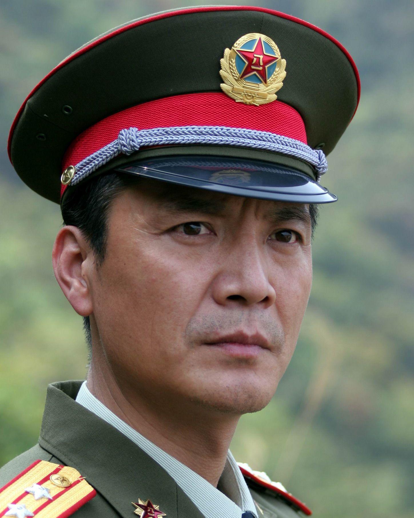 刘之冰茹萍一家四囗皆为演艺圈中人半道走一起相由心生