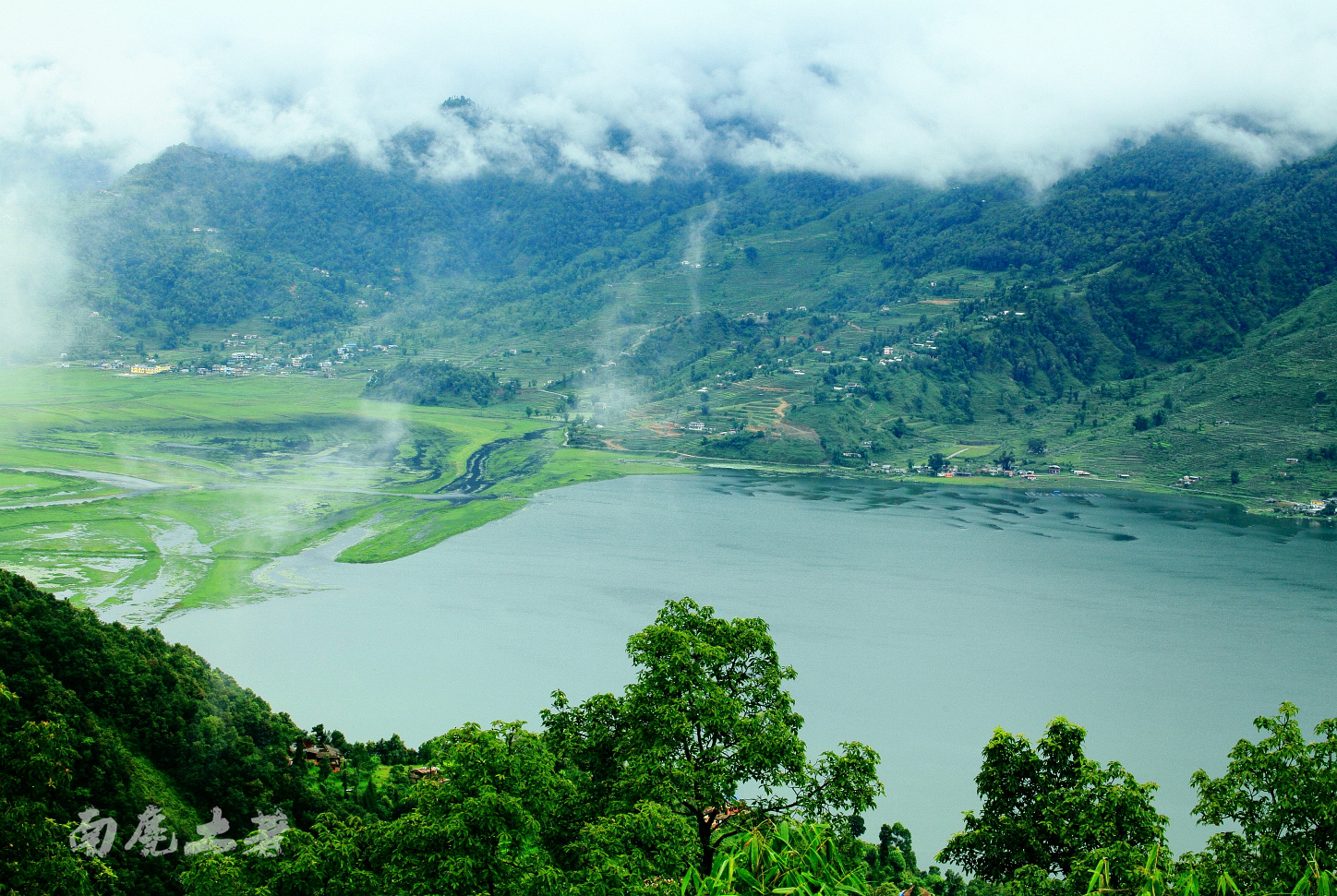喜马拉雅山南麓有一个懒得不想离开的湖泊