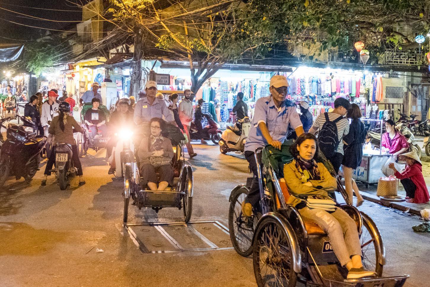 越南奇葩的人力旅游观光车,俗称“客先死”,中国人一般不敢坐|观光车|旅游|越南|奇葩|法国_新浪新闻