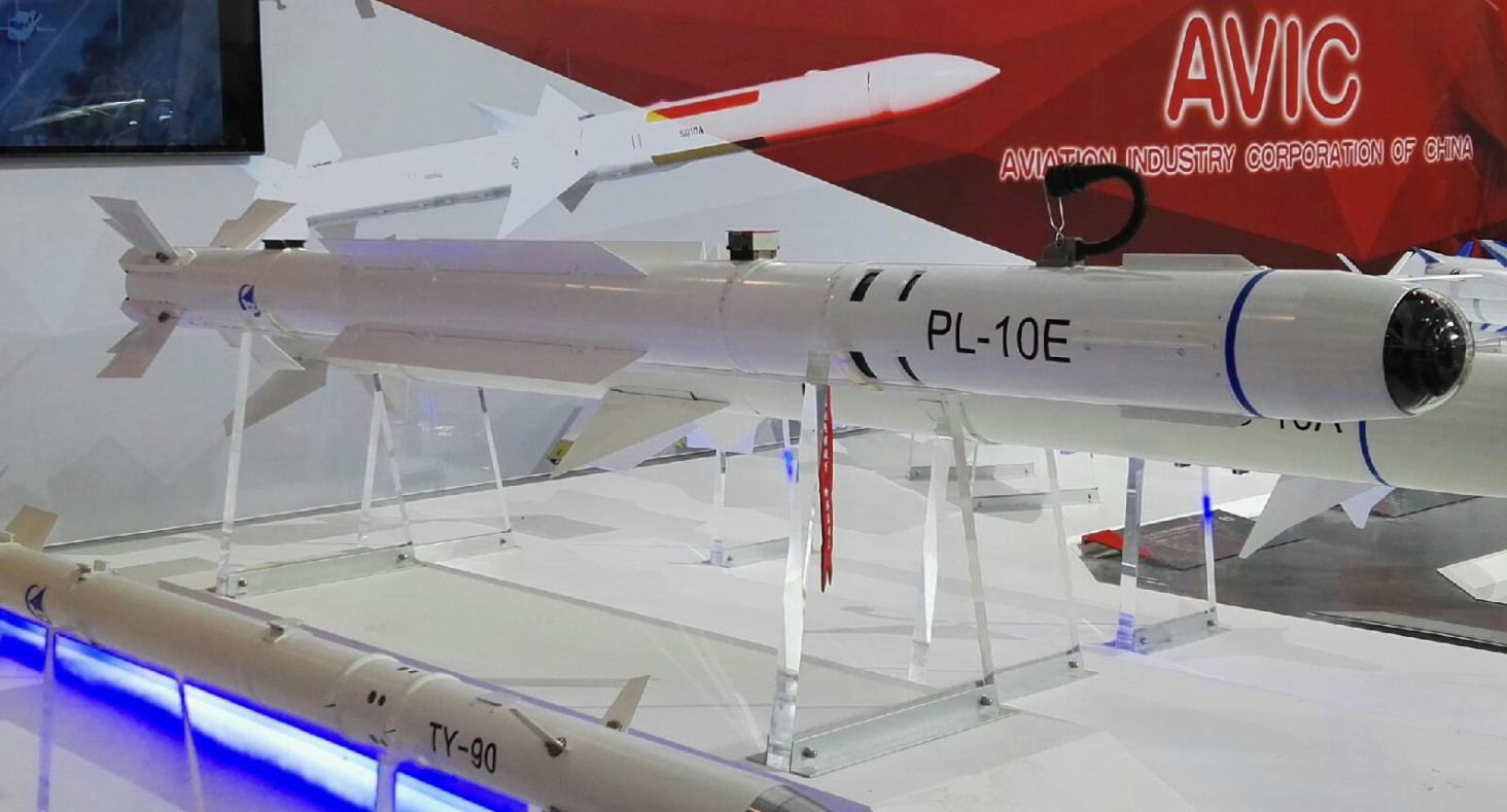 作为中国首款第四代近距空空格斗弹,霹雳-10e具备射程远,大离轴发射