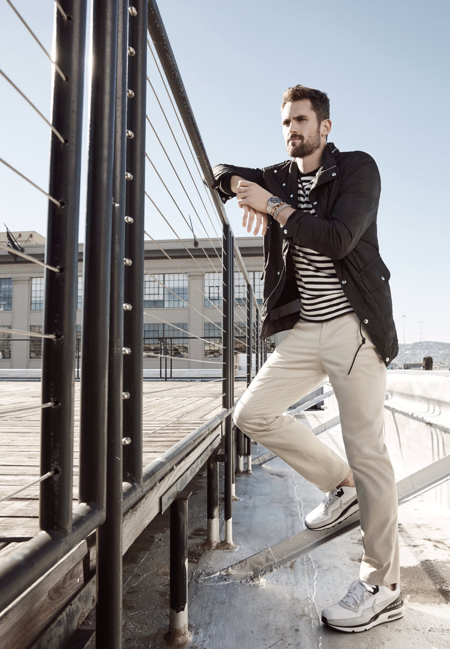 乐福女友晒两人大量亲密照 坐标为某商场