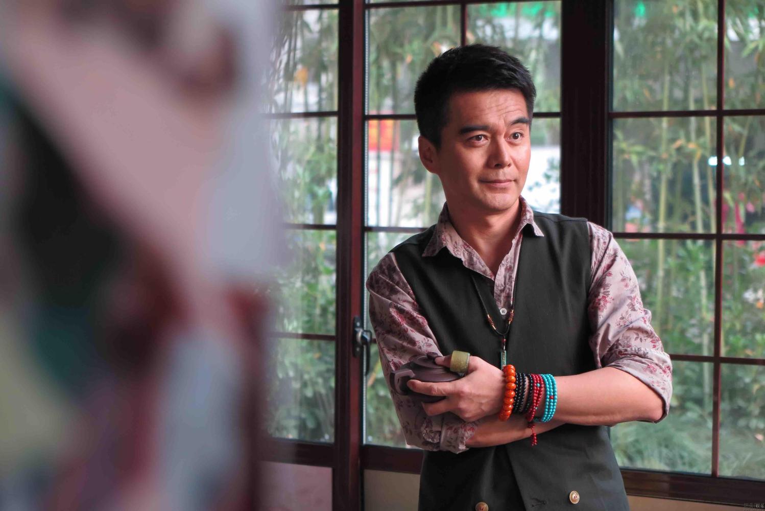 3任前妻都是美人, 今娶小12岁娇妻却是最丑的, 结婚10年过成这样