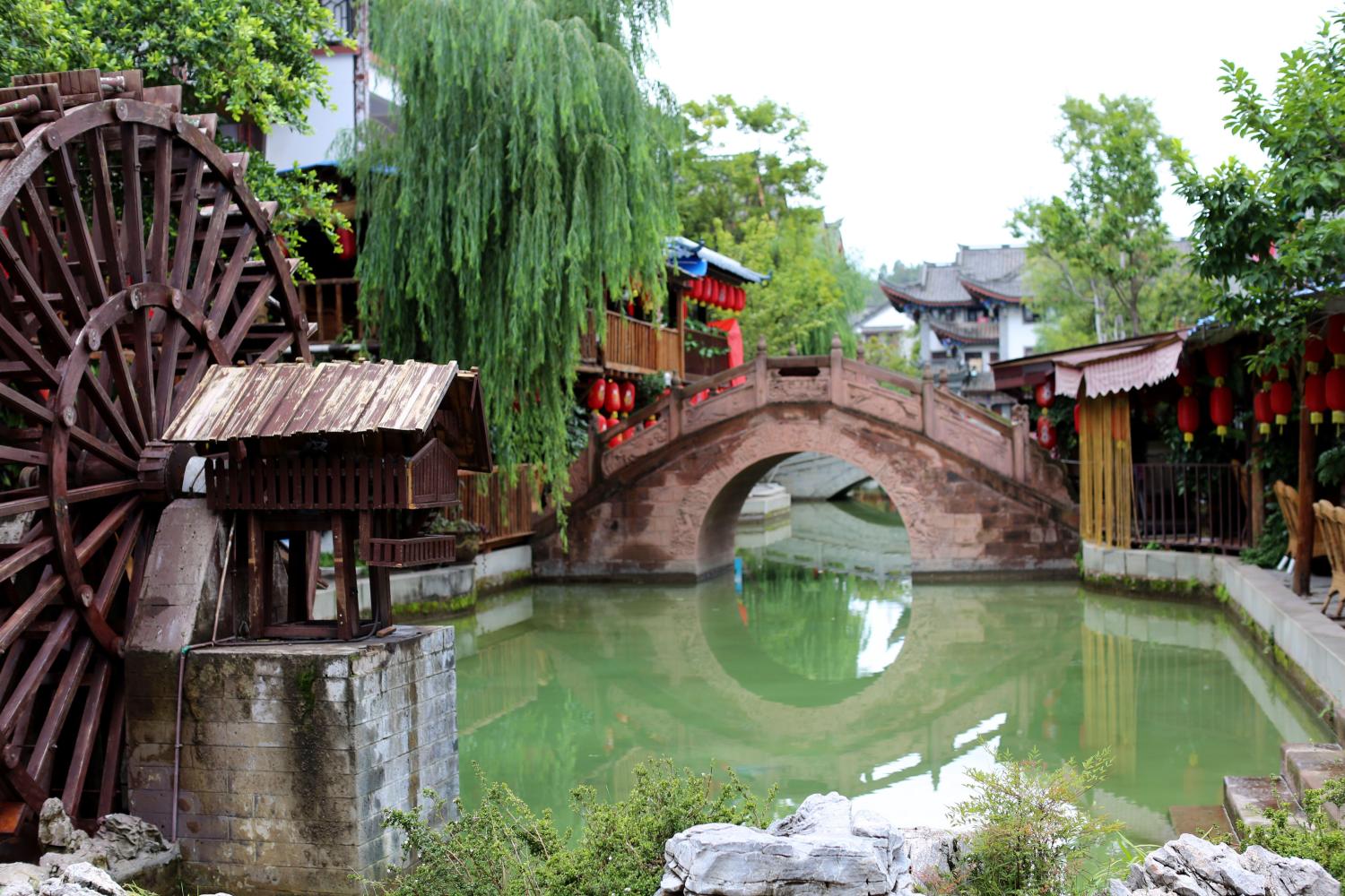 彝人古镇来这里看一眼就想在此虚度时光