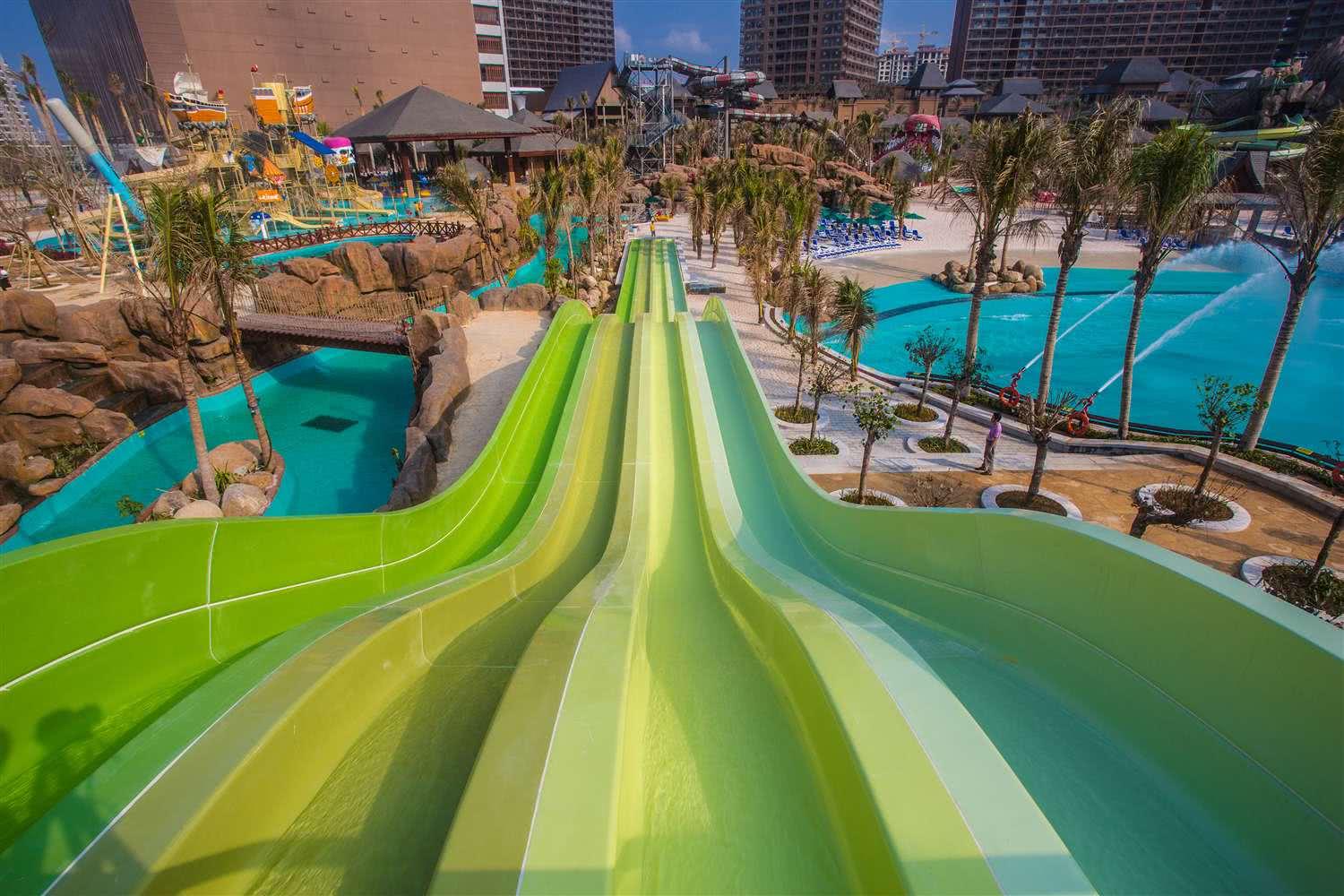 三亚最适合年轻人游玩的酒店三亚湾红树林水上乐园实景