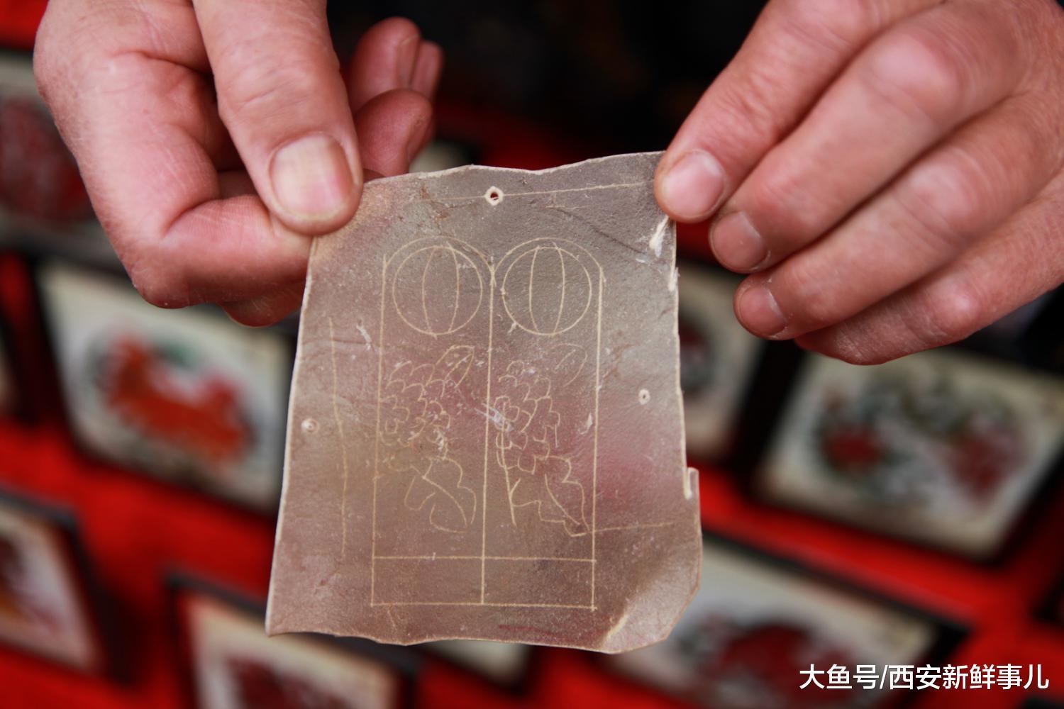 父女俩把牛皮做成这个 最贵一套能卖上万元|皮影|牛皮|老伴_新浪新闻