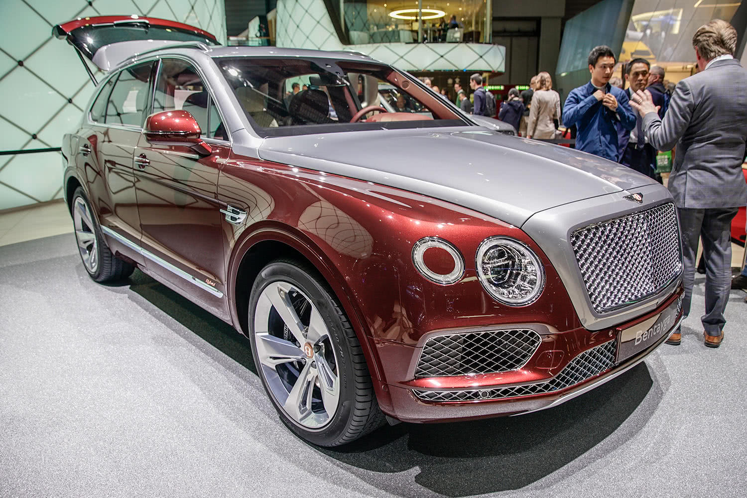 这款高端豪华suv或售400万起配置够豪华油耗够低