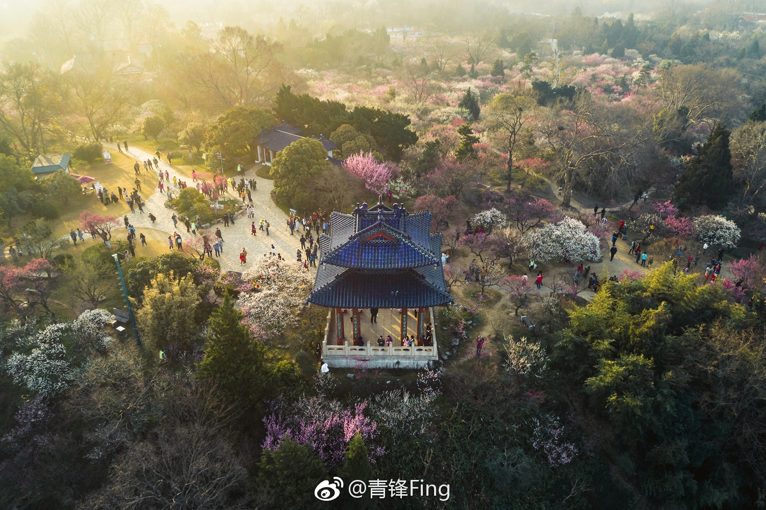 第一梅山,晨光熹微.