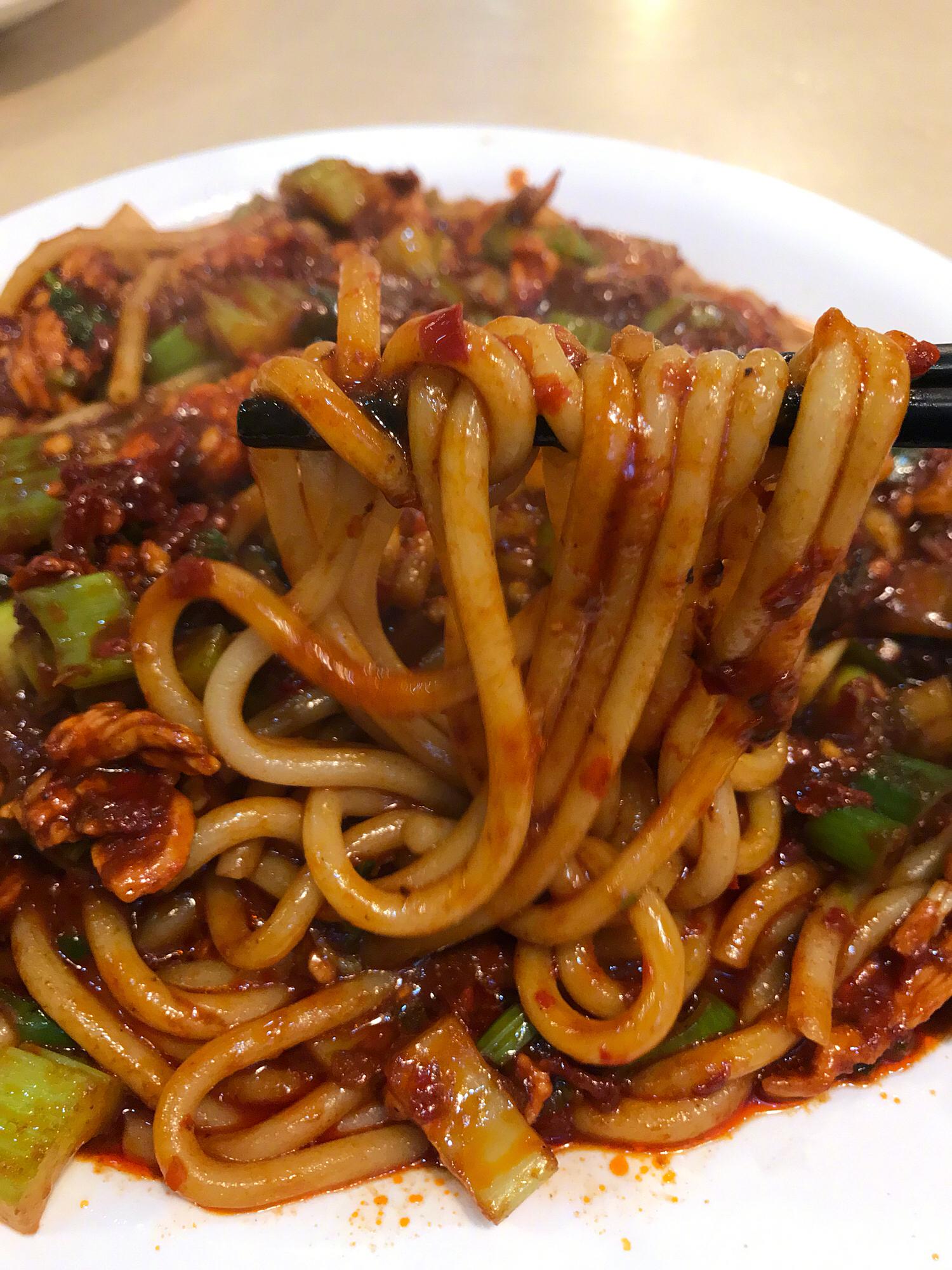 无法原谅自己为啥到今天才第一次吃到新疆炒米粉