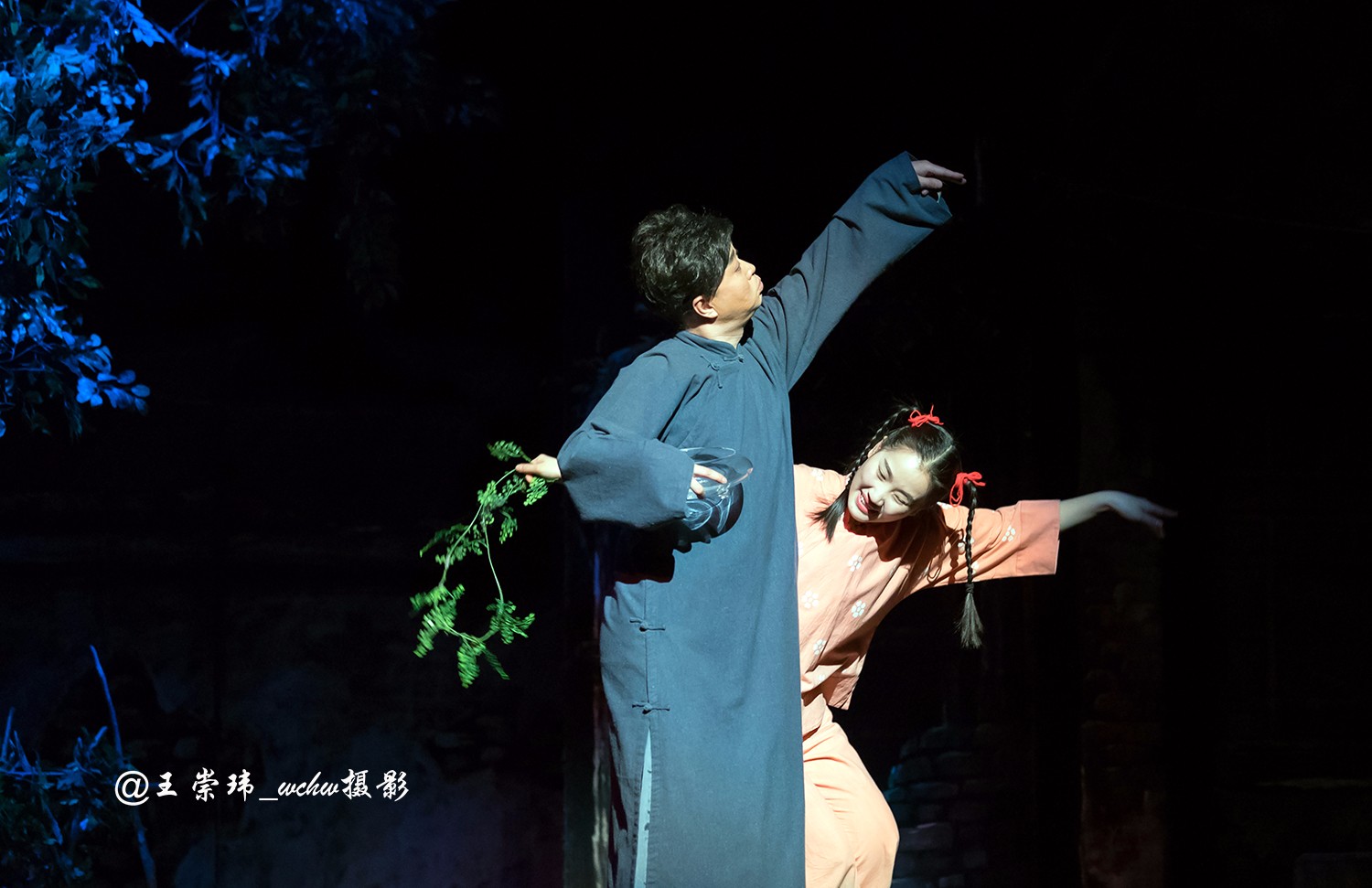 北京市曲剧团演出根据老舍同名作品改编的北京曲剧"龙须沟"