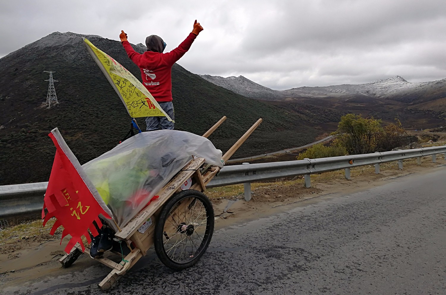 80后拉架子车旅行历时4个月从西安到拉萨行程3300公里