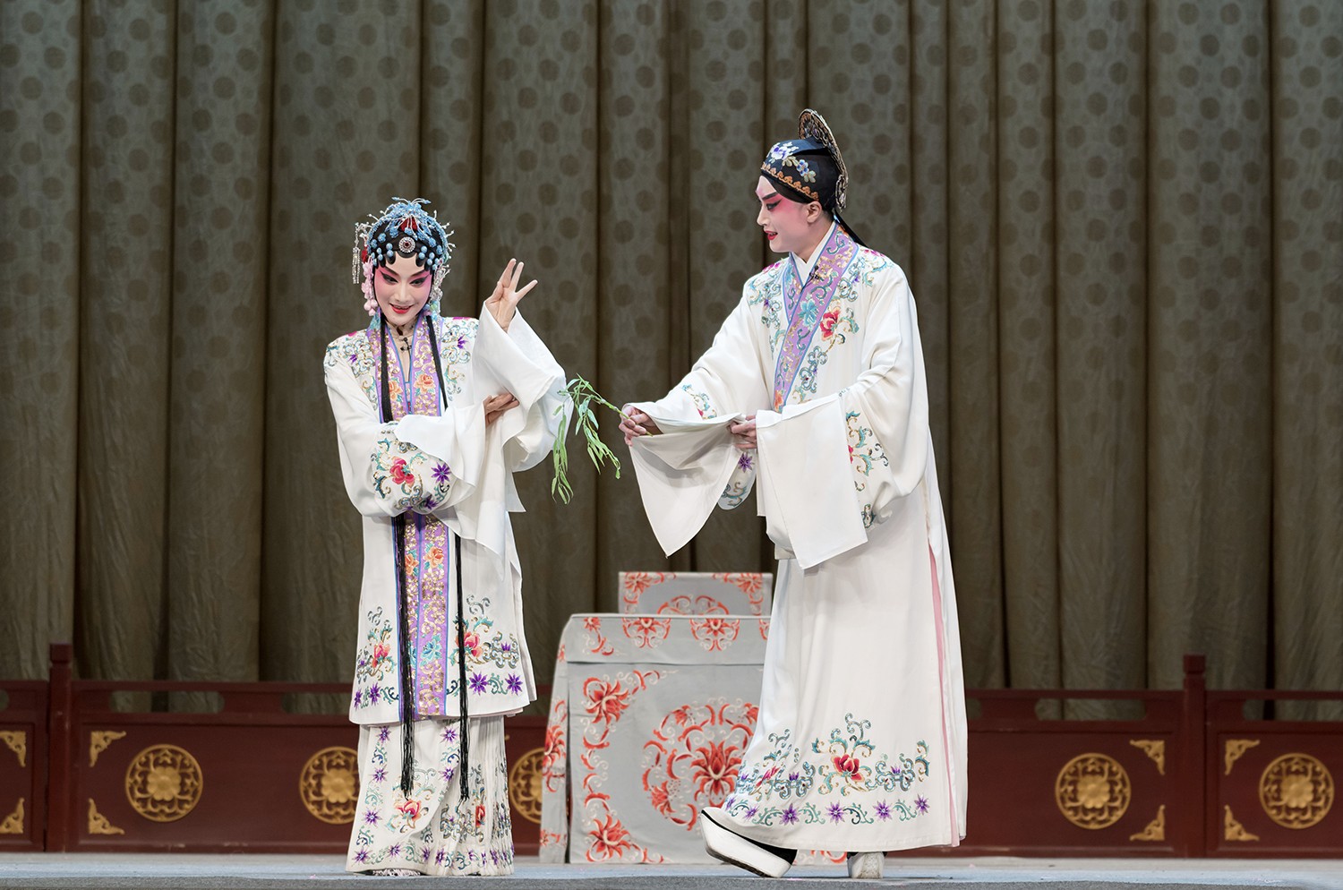 北方昆曲剧院2月24日晚在天桥剧场演出经典昆曲剧目"牡丹亭"