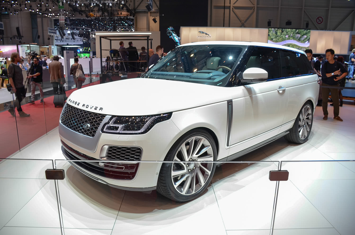 全球限量999台的双门豪华suv 配置豪华,空间宽大,搭v8发动机-新浪汽车