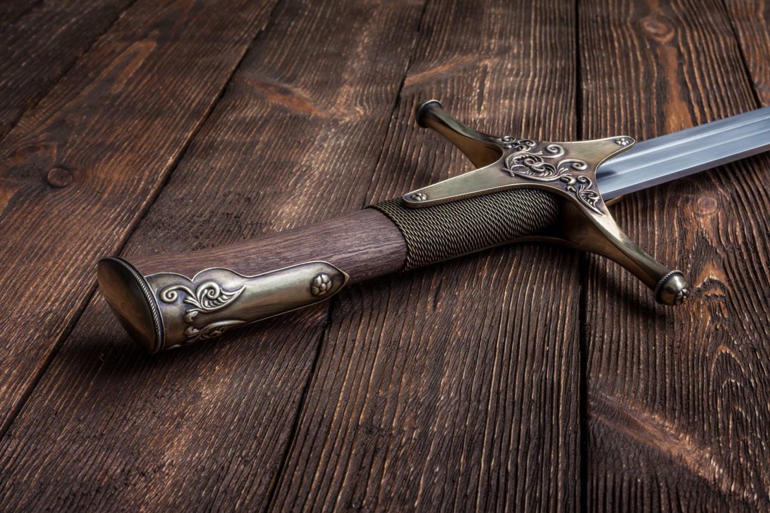 铁匠打造真实版巫师3狂猎最强钢剑剑身华美锋芒逼人