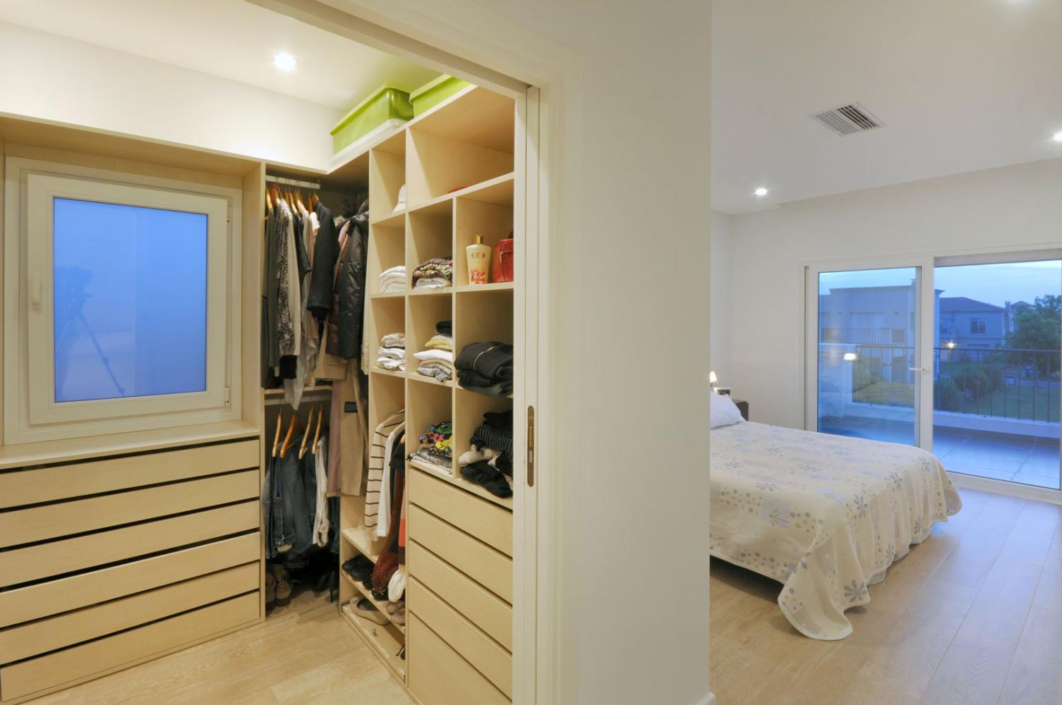 卧室和换衣间浴室厨房厨房开灯效果