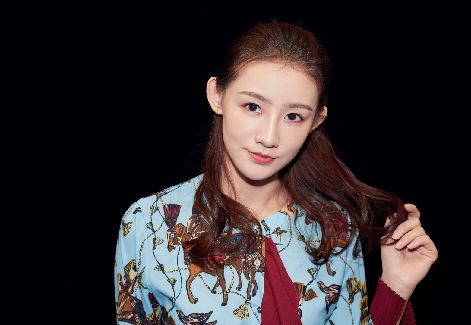 张雅楠亮相st.regis瑞吉点灯活动 与你邂逅中世纪优"雅"