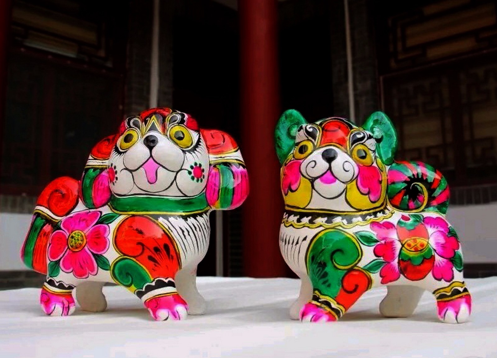 辞旧迎新 凤翔泥塑"旺财狗"亮相