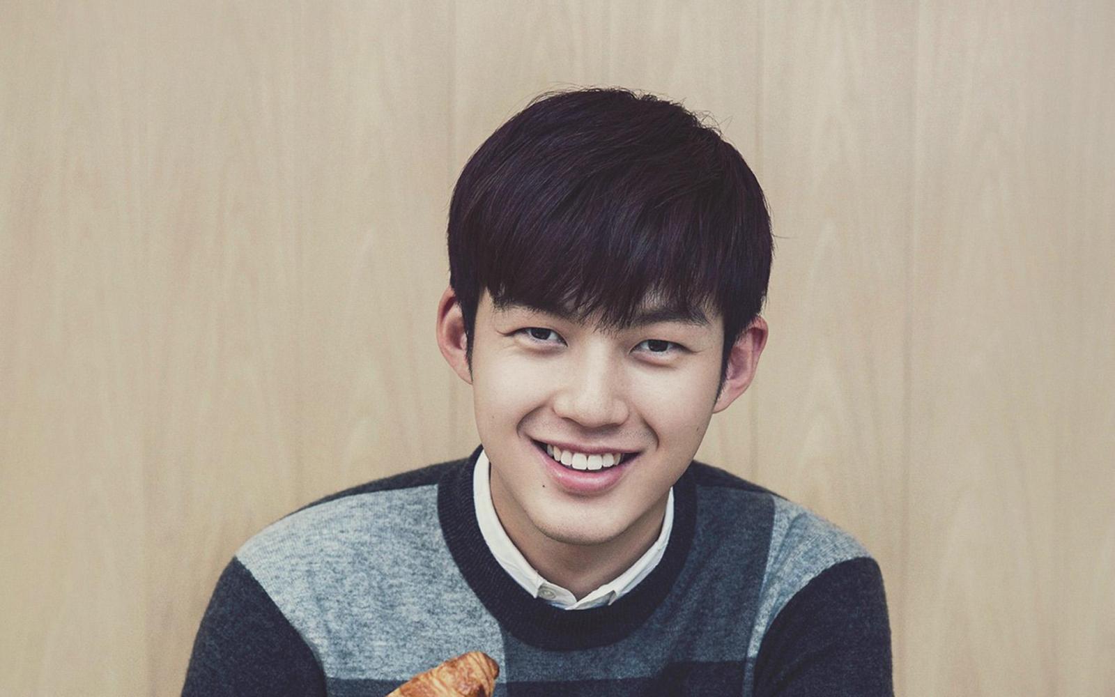 董子健被粉丝追着大喊胖子,董力被"大妈粉"赠送牛肉干