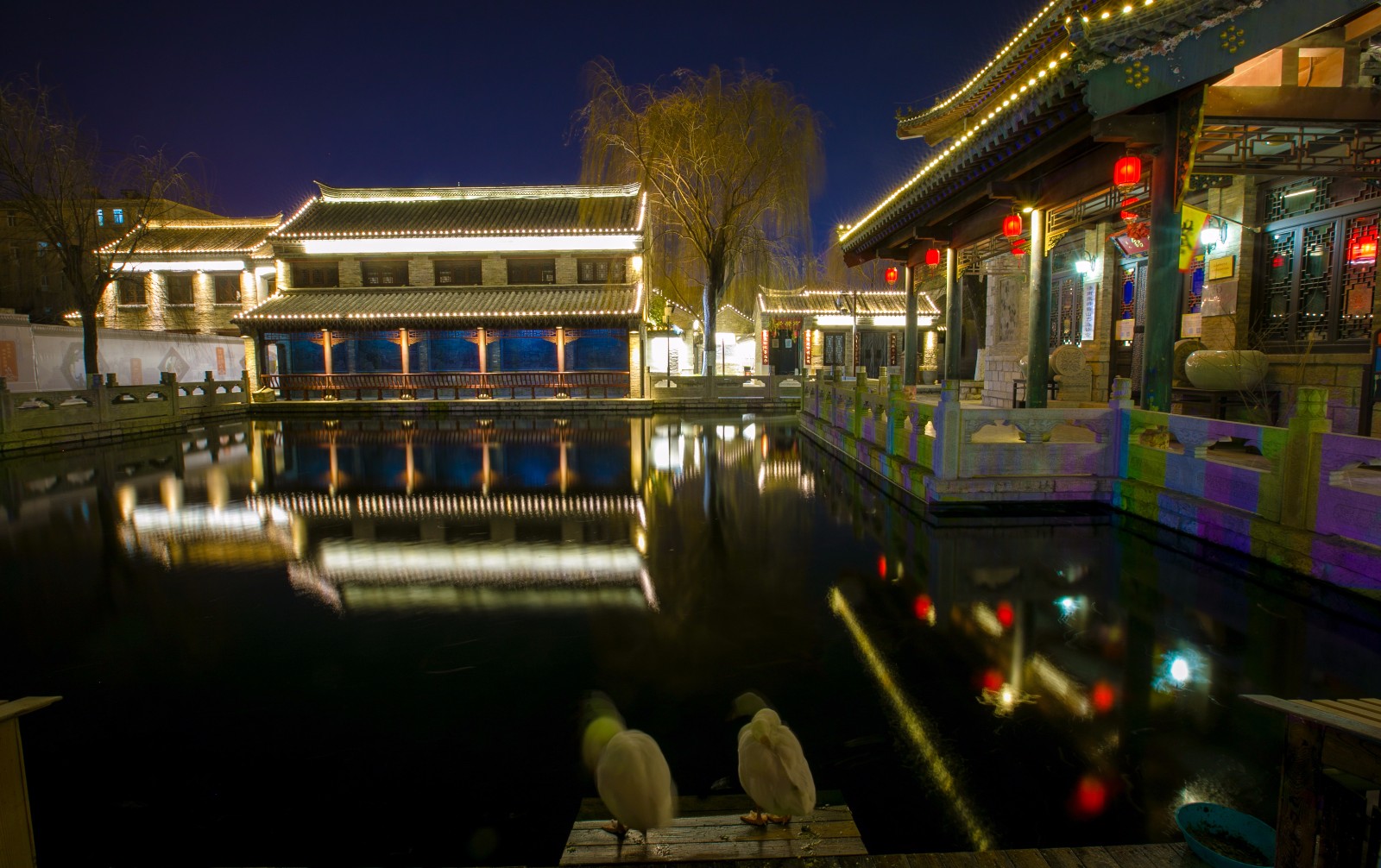 夜色中的百花洲明府城