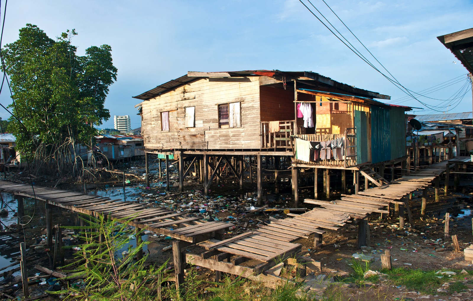 马来西亚贫民窟的孩子们