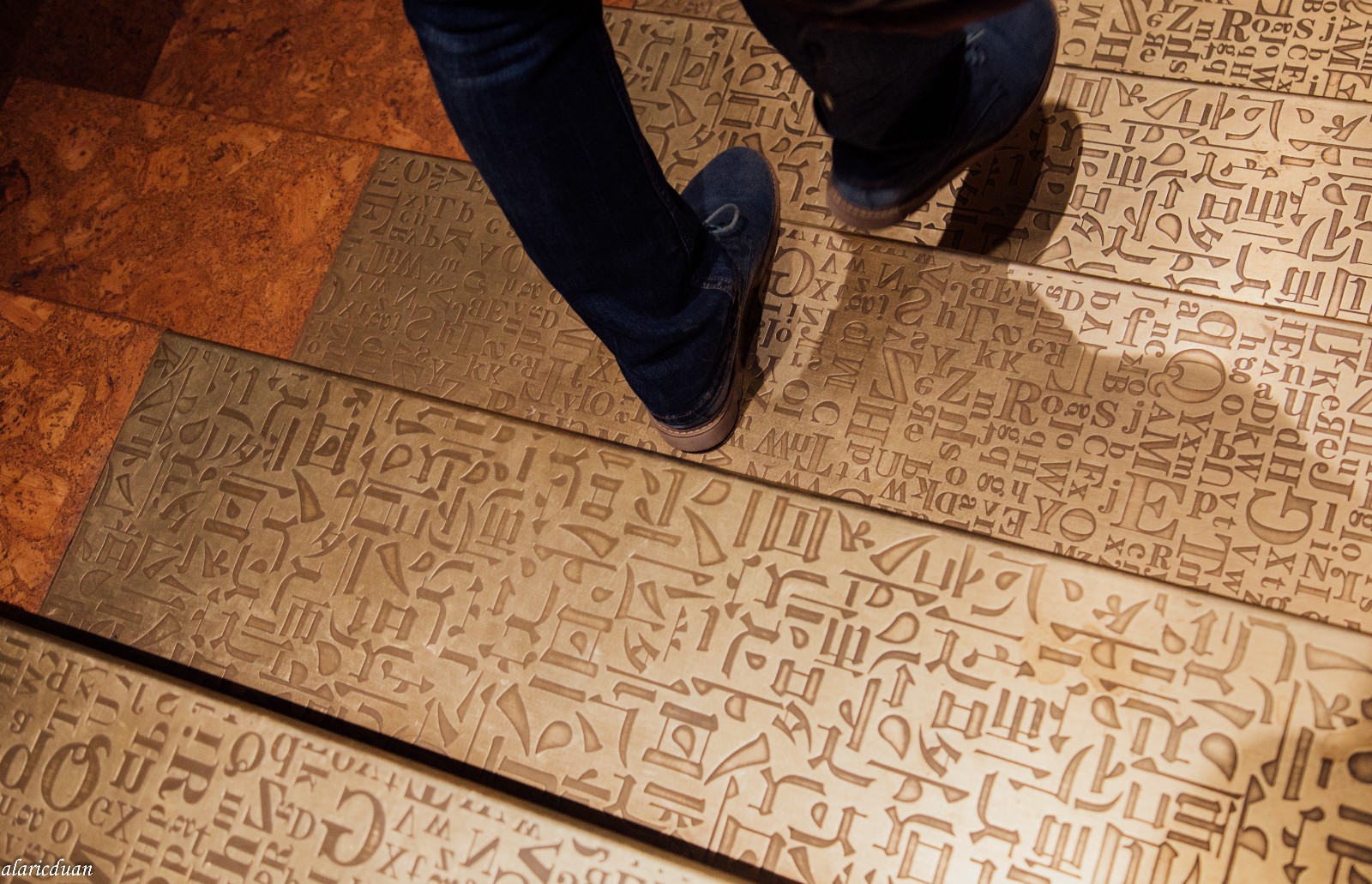 石家庄呈明书店:慢品悠逸 静嗅书香