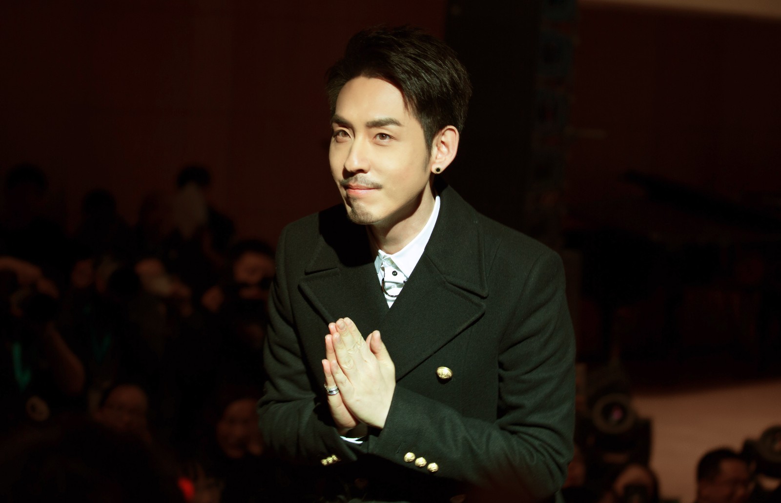 刘欢亮相虎啸龙吟音乐会吟诵曹睿诗作为角色沉默少言难出戏