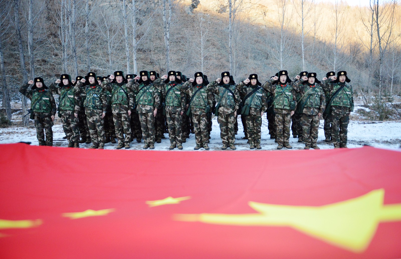 战士新年第一训 铮铮铁骨凝军魂,铁血融冰戍边关