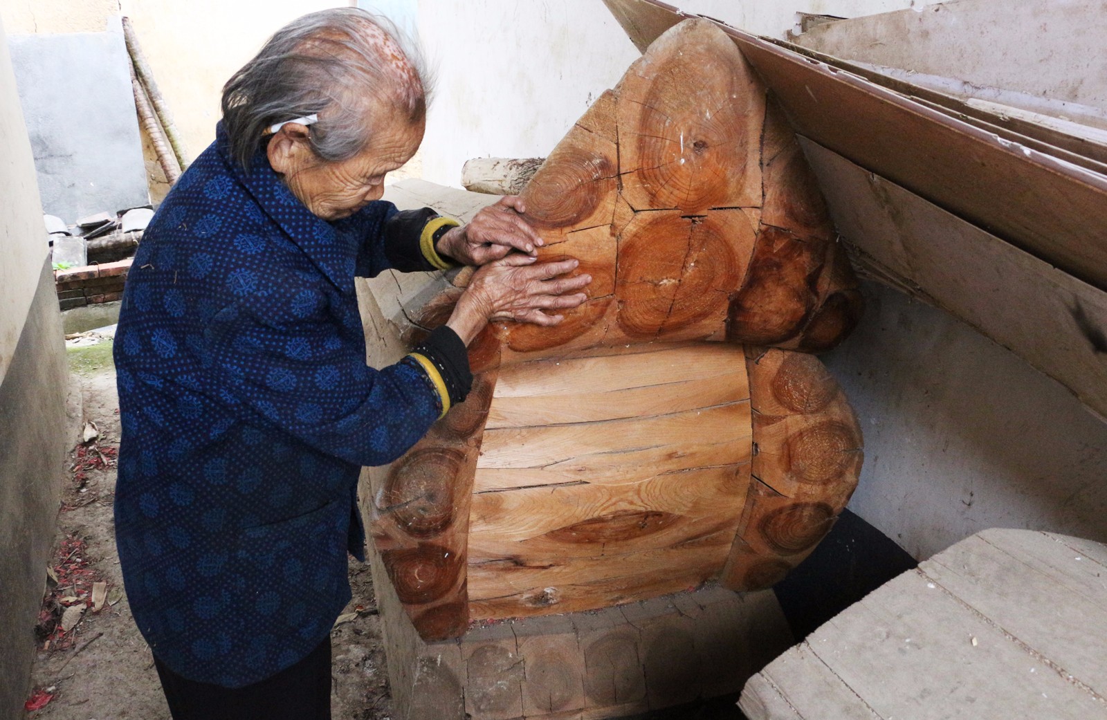 汪祖凤老人家对笔者说:"现在社会好了,国家政策好啊,不然我们一家子早