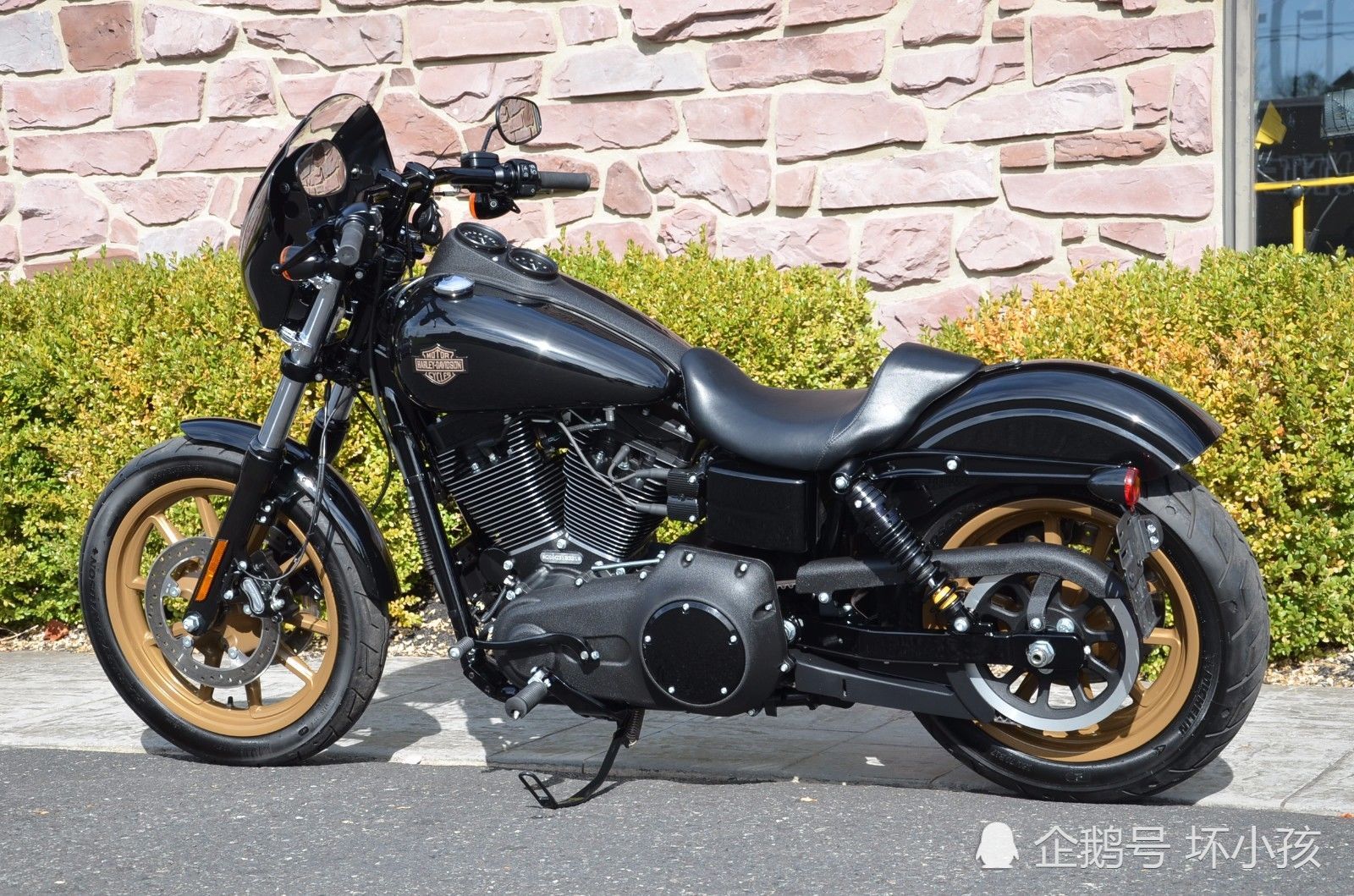 哈雷戴维森dyna敦南至尊滑翔摩托车