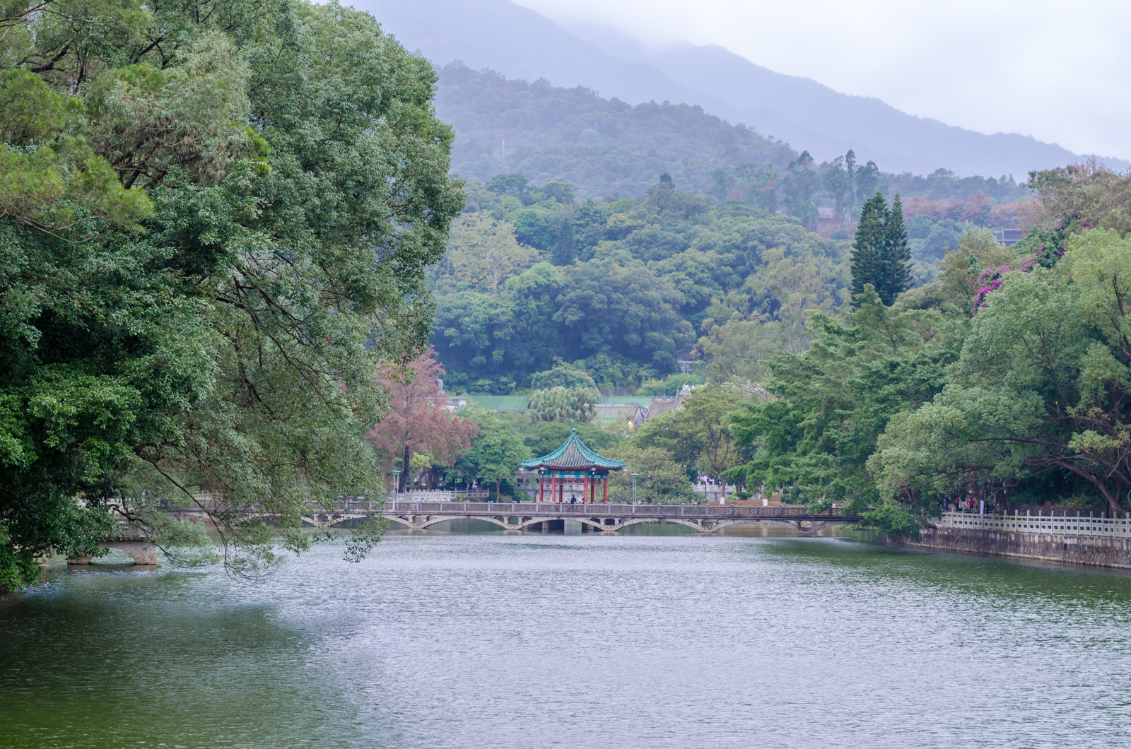 广东这座山被苏东坡写进诗里全国闻名,佛教道教共存于此