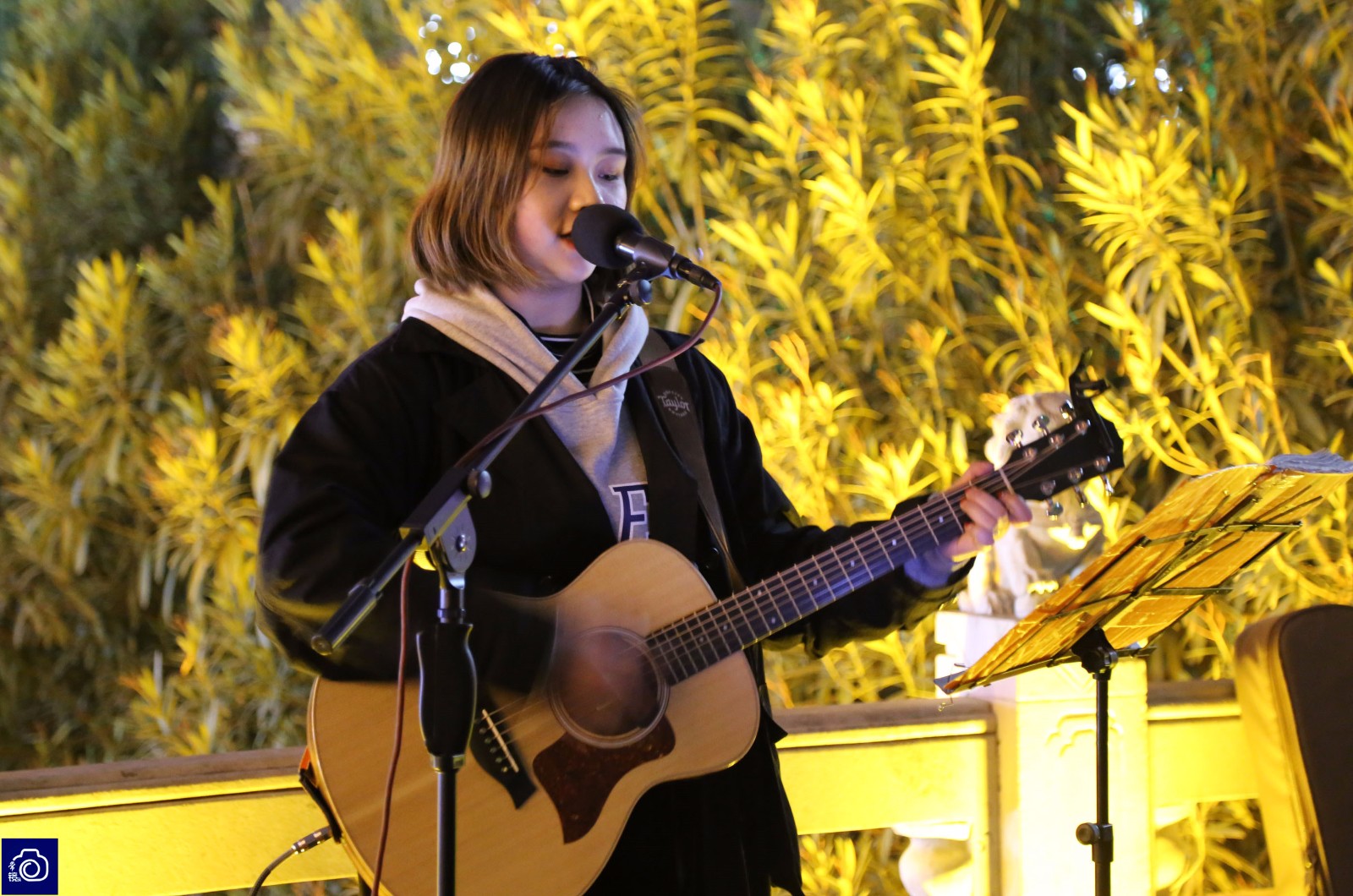 杨佳琦说,她喜爱唱歌是受父亲的影响.