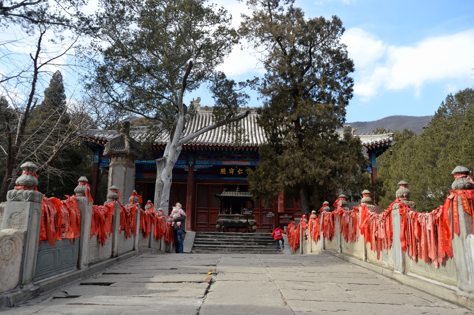 北京香山脚下的这座古刹，距今600多年，塔下为孙中山的衣冠冢|香山|碧云寺|孙中山_新浪新闻