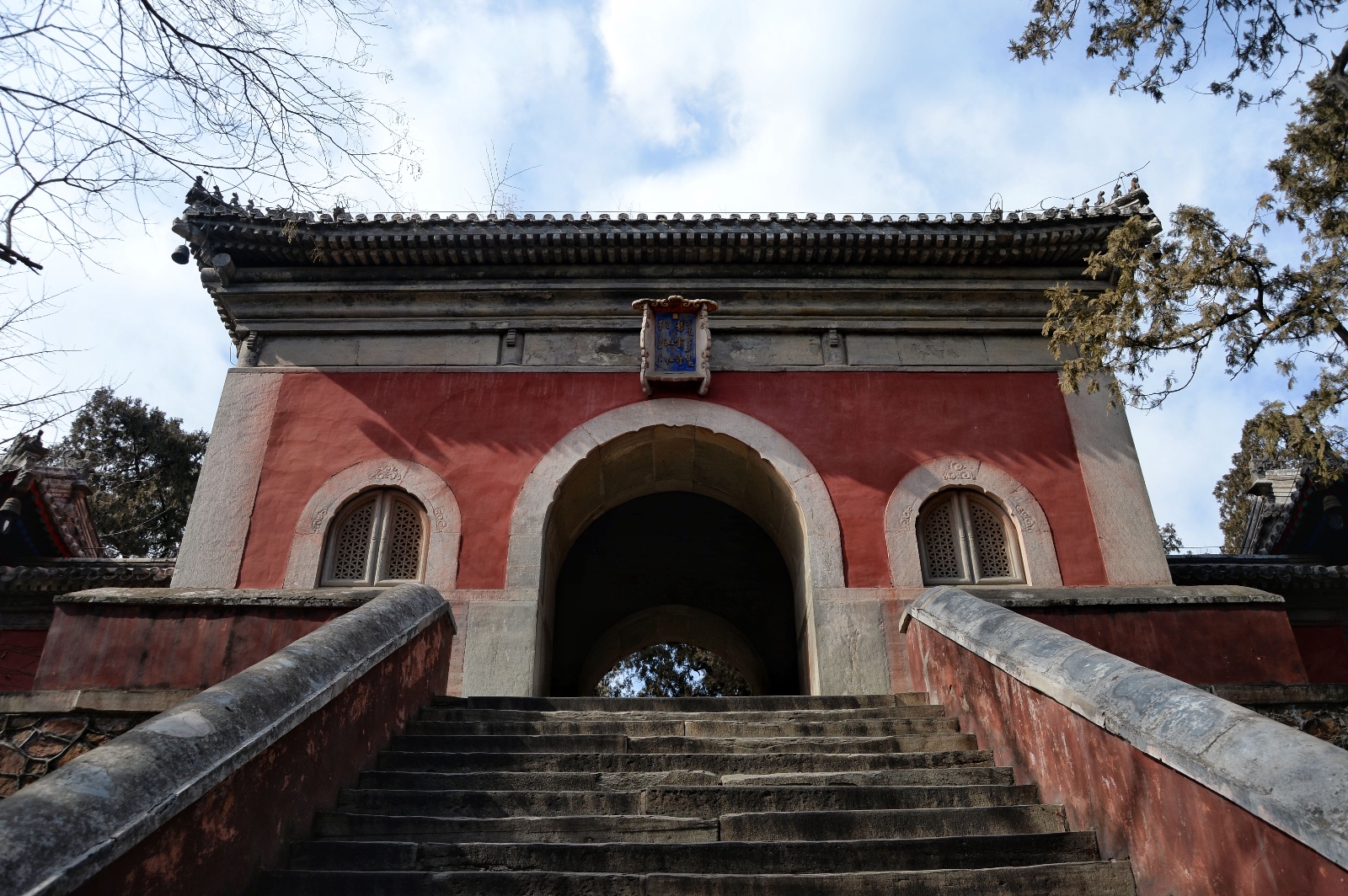 北京香山脚下的这座古刹，距今600多年，塔下为孙中山的衣冠冢|香山|碧云寺|孙中山_新浪新闻