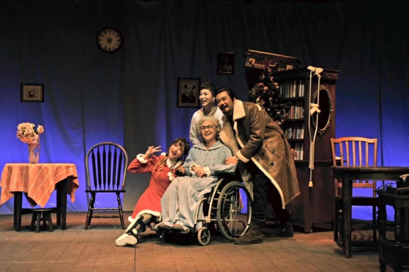 小剧场上演《我爱桃花》唯美演绎情感寓言|我爱桃花|邹静之|戏剧_新浪