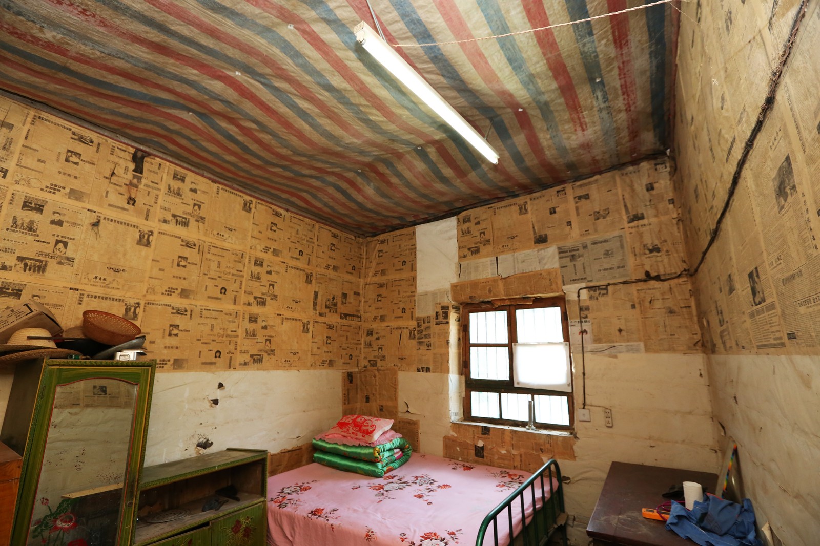 70,80后年代的人,如果你在陕南农村住过,那么这里农户一些老房子里面