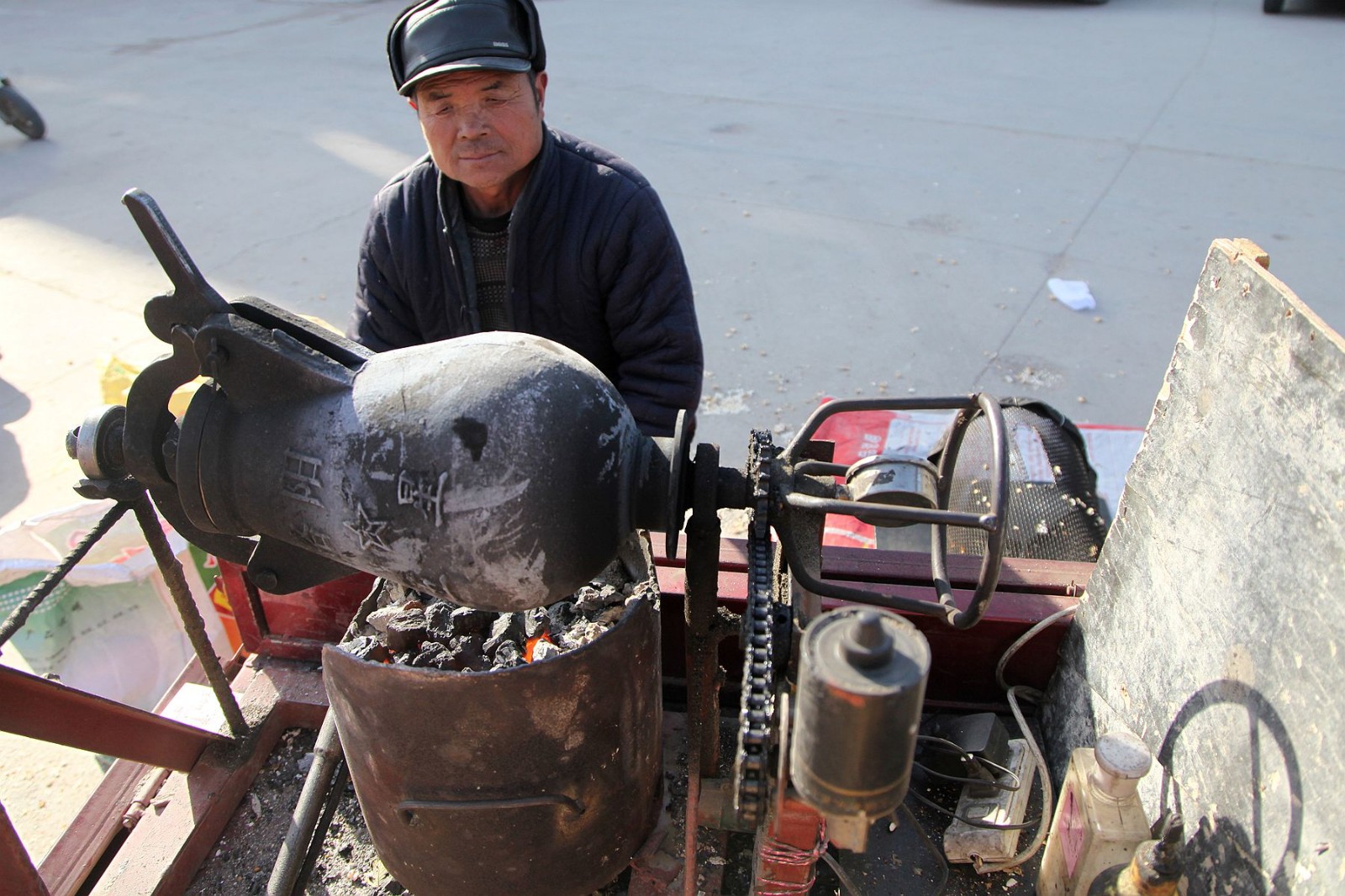 山西农民制造粮食放大器,十分钟一碗变成一袋子|爆米花|山西|袋子