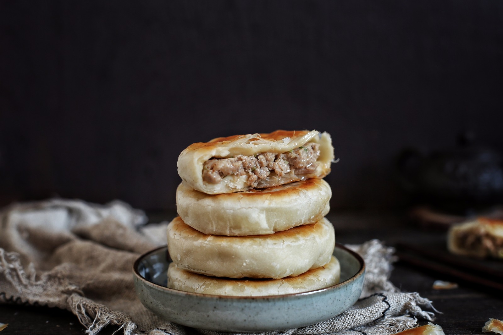 隔屏飘香的肉火烧老公一口气吃了好几个