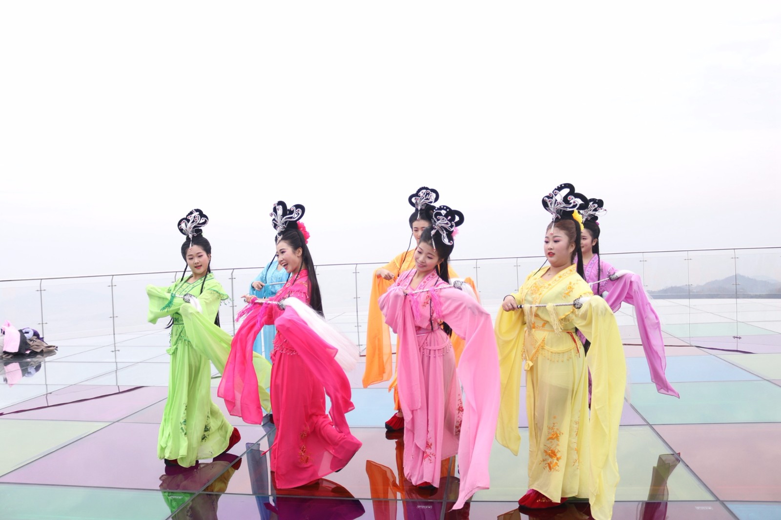 七仙女下凡巨石山玻璃观景台|七仙女|黄梅戏|观景台_新浪新闻
