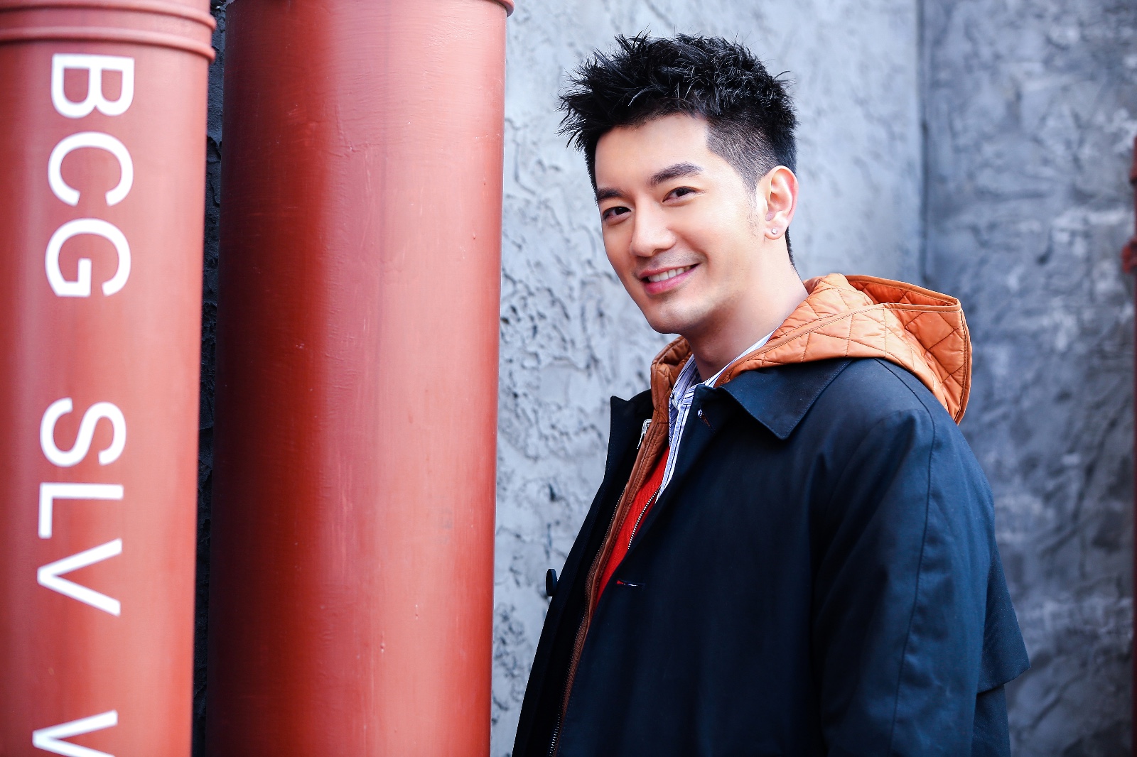 刘潮曝光暖冬写真 腿长颜好收割少女心