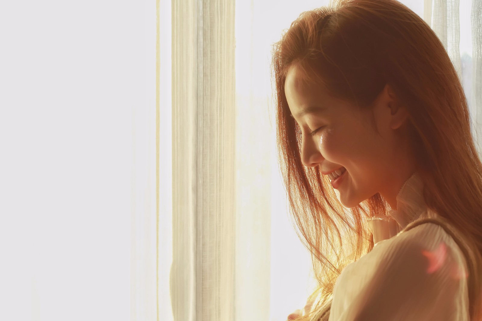 张南曝光冬日温暖系写真 笑容治愈元气满满