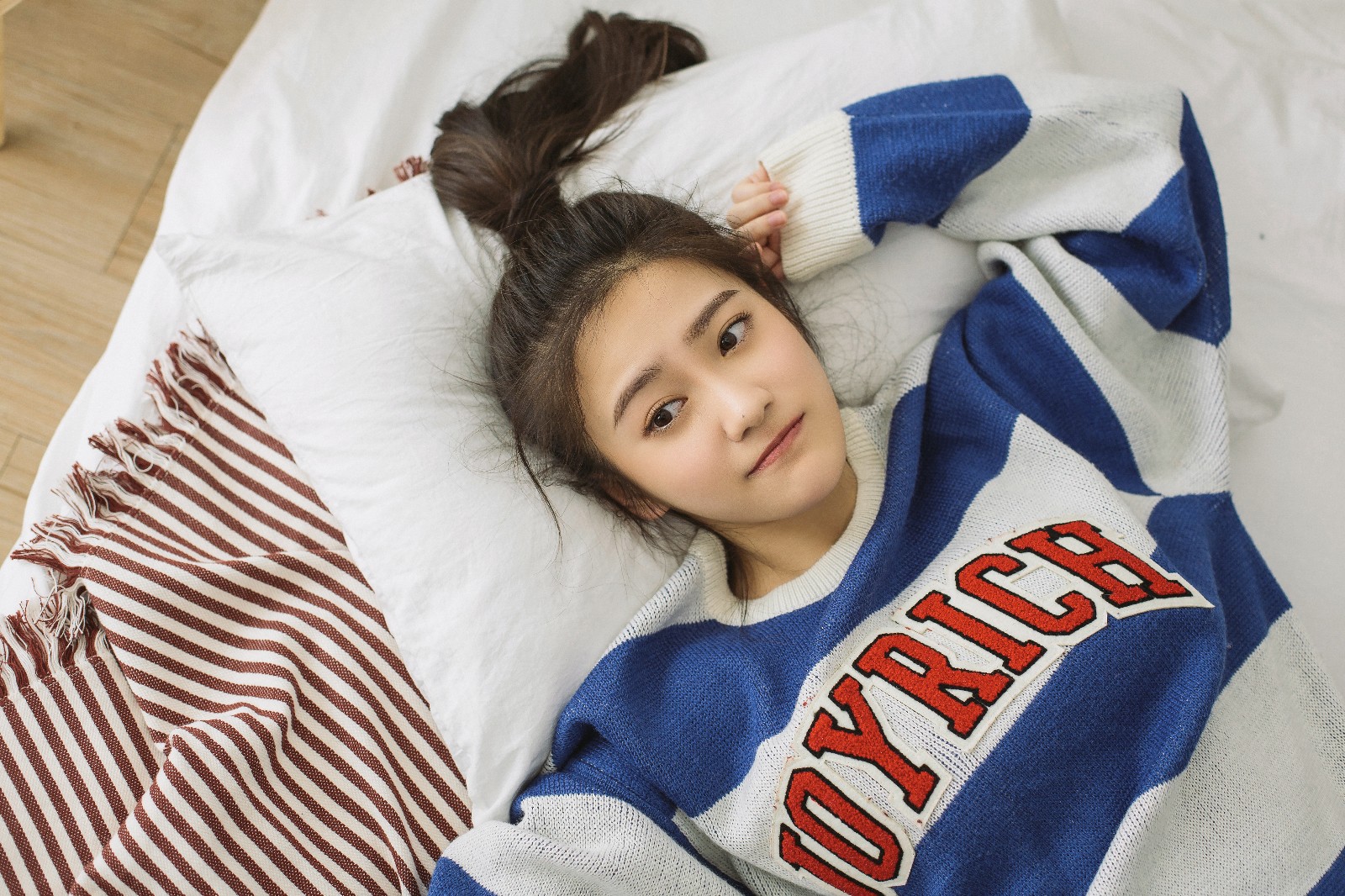 汤梦佳曝最新写真 清新灵动尽展少女魅力