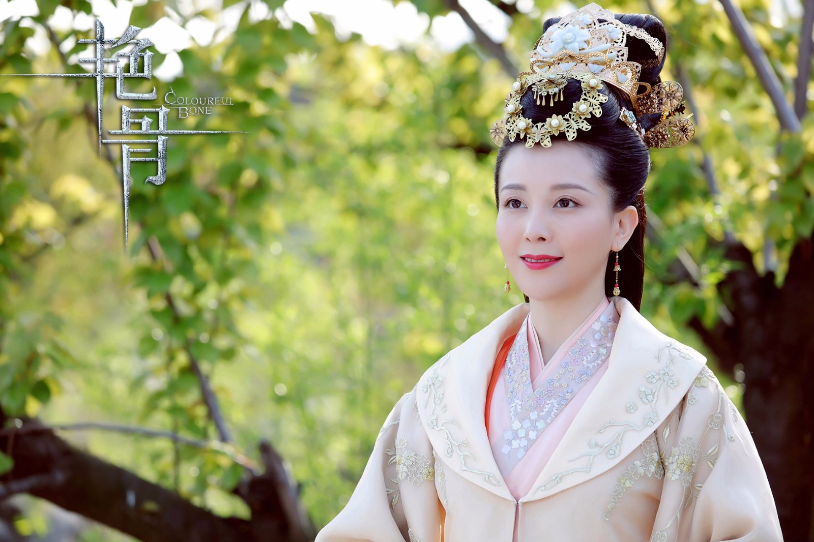 刘雨鑫艳骨惊艳亮相超高颜值被誉最美皇后