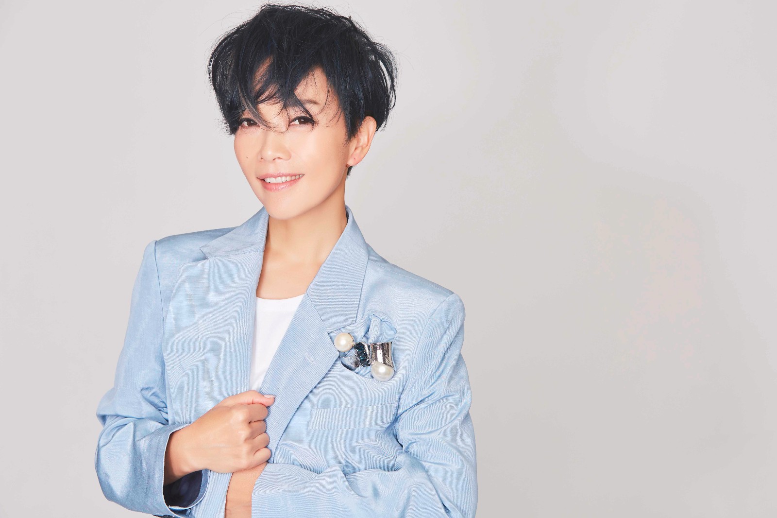 歌手陈明新专辑上线 完美演绎现代女性"柔与刚"