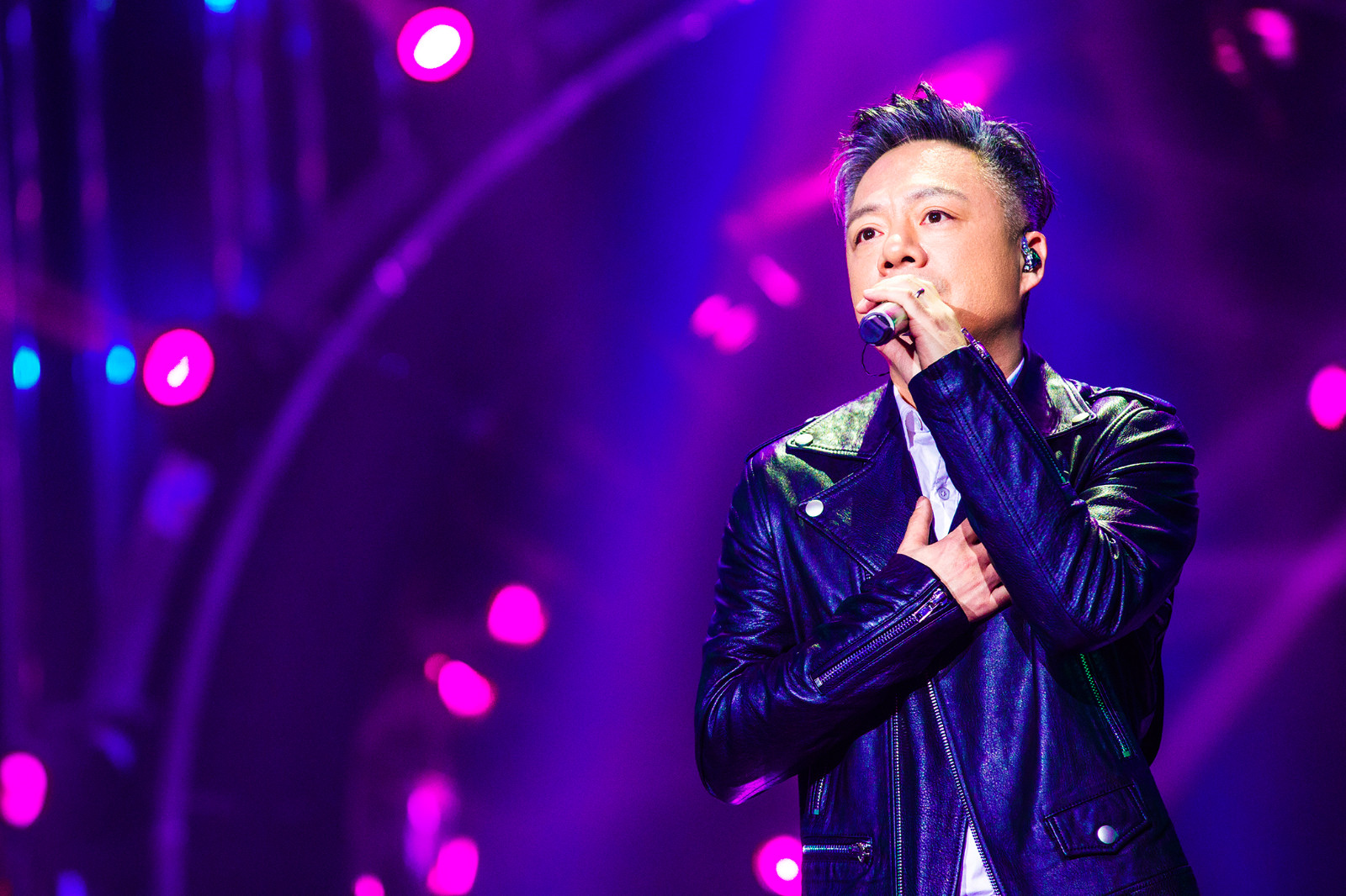 《歌手》2018李晓东返场唱《心的祈祷》网友力挺其从幕后转台前