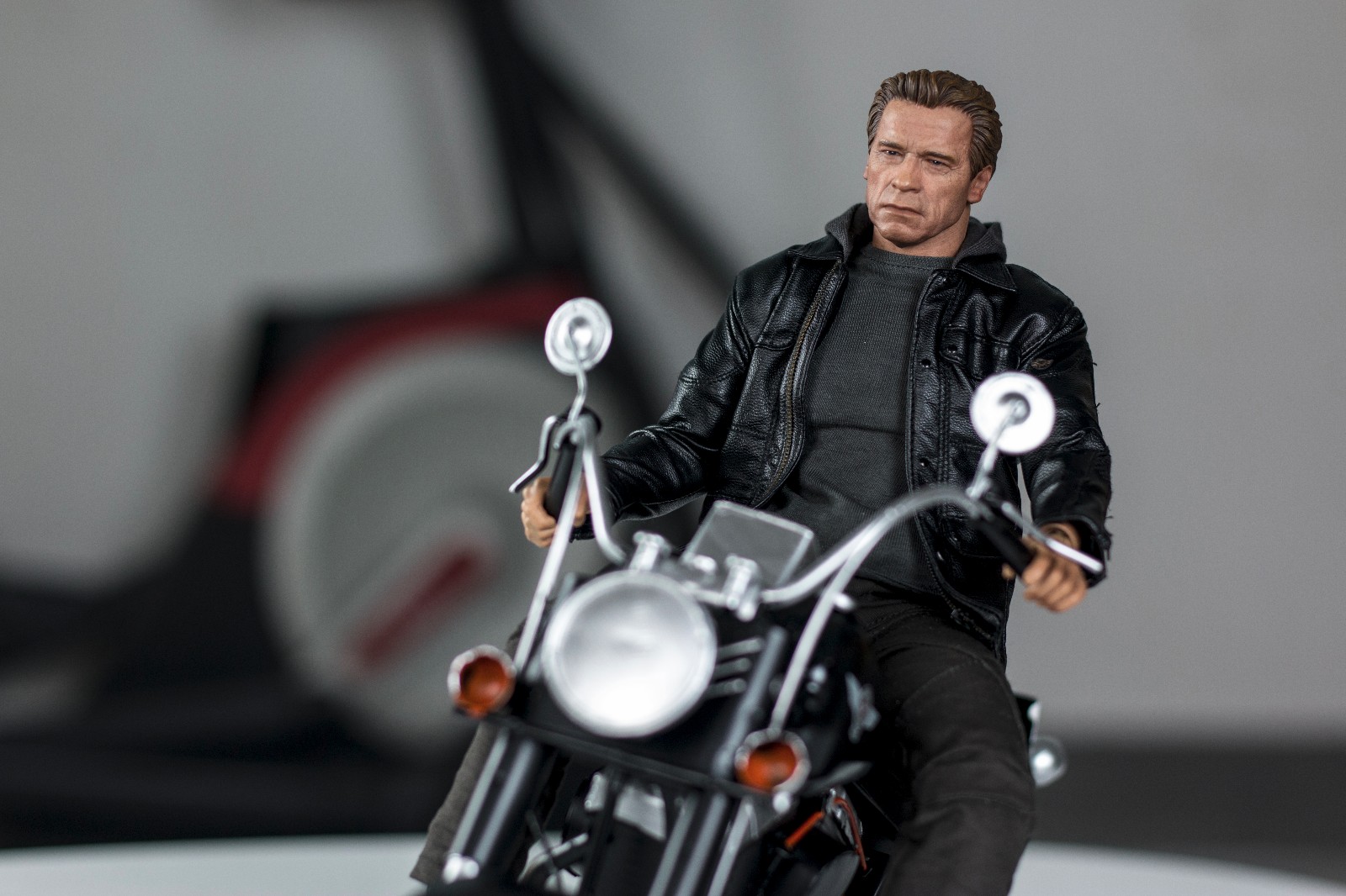 hottoys终结者创世纪t800阿诺施瓦辛格