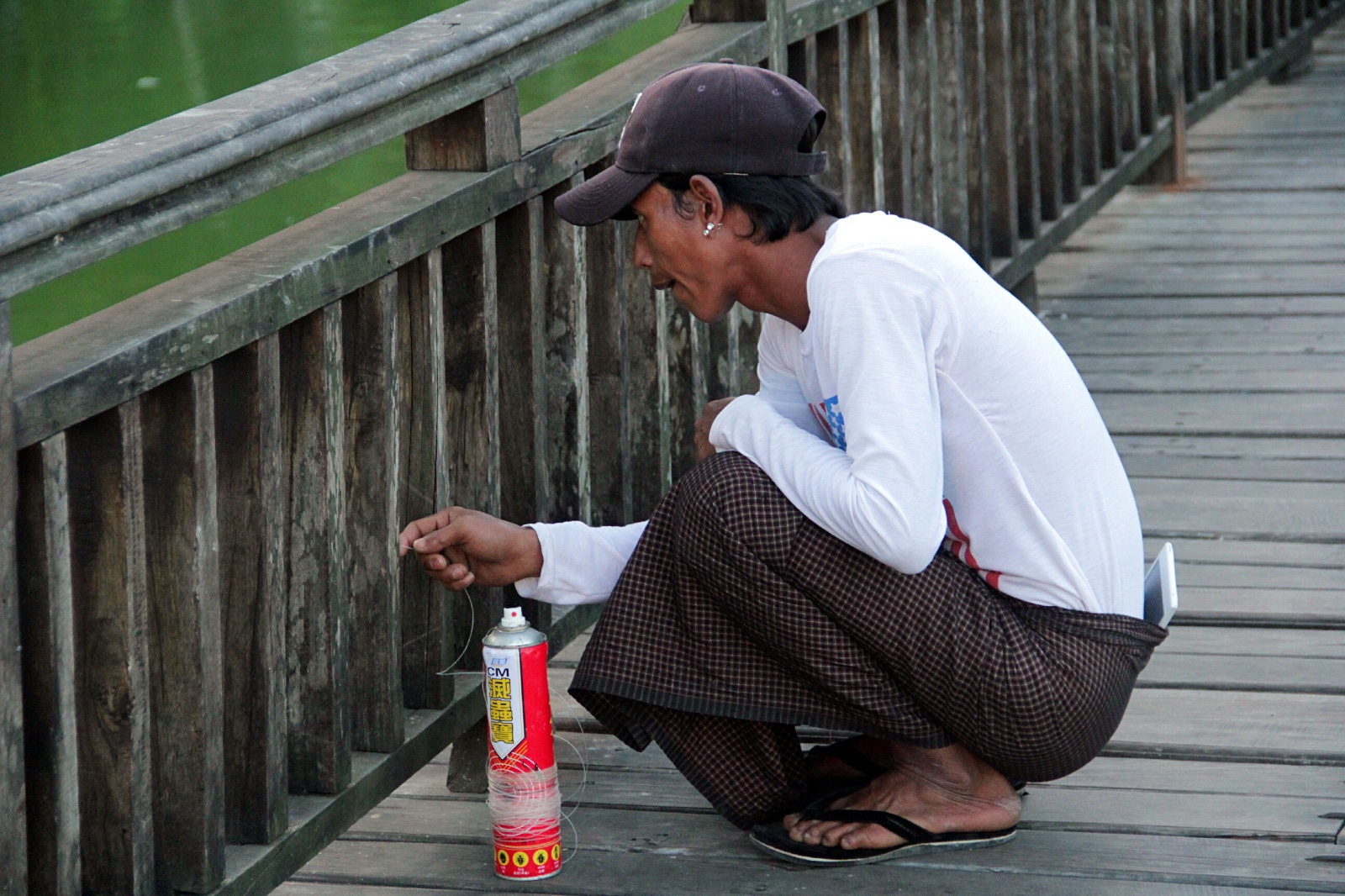在缅甸最大的感受就是当地人的服饰,男人们无论是有钱人还是穷人,无论