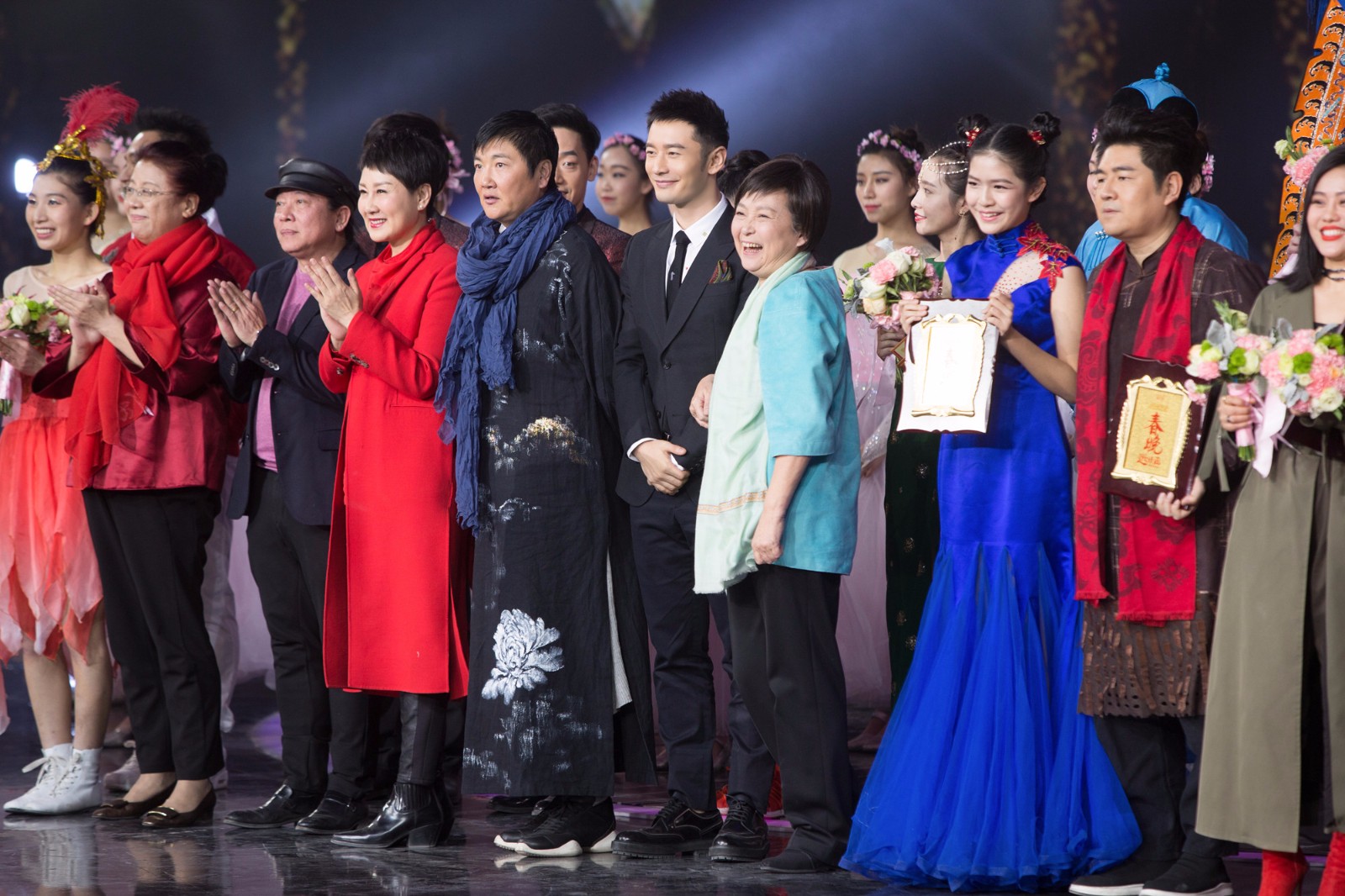 黄晓明《直通春晚》助力梦想,分享春晚独家记忆