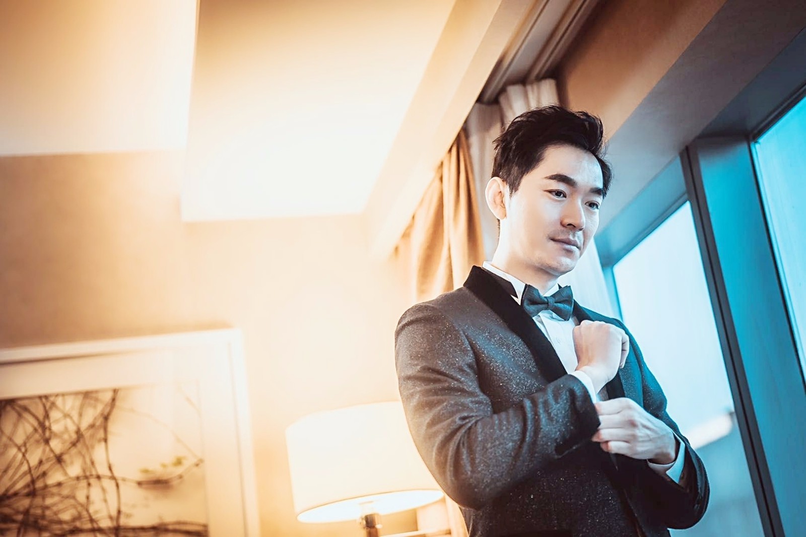 朱泳腾《谈判官》奉献"好声音"获赞"磁力十足"