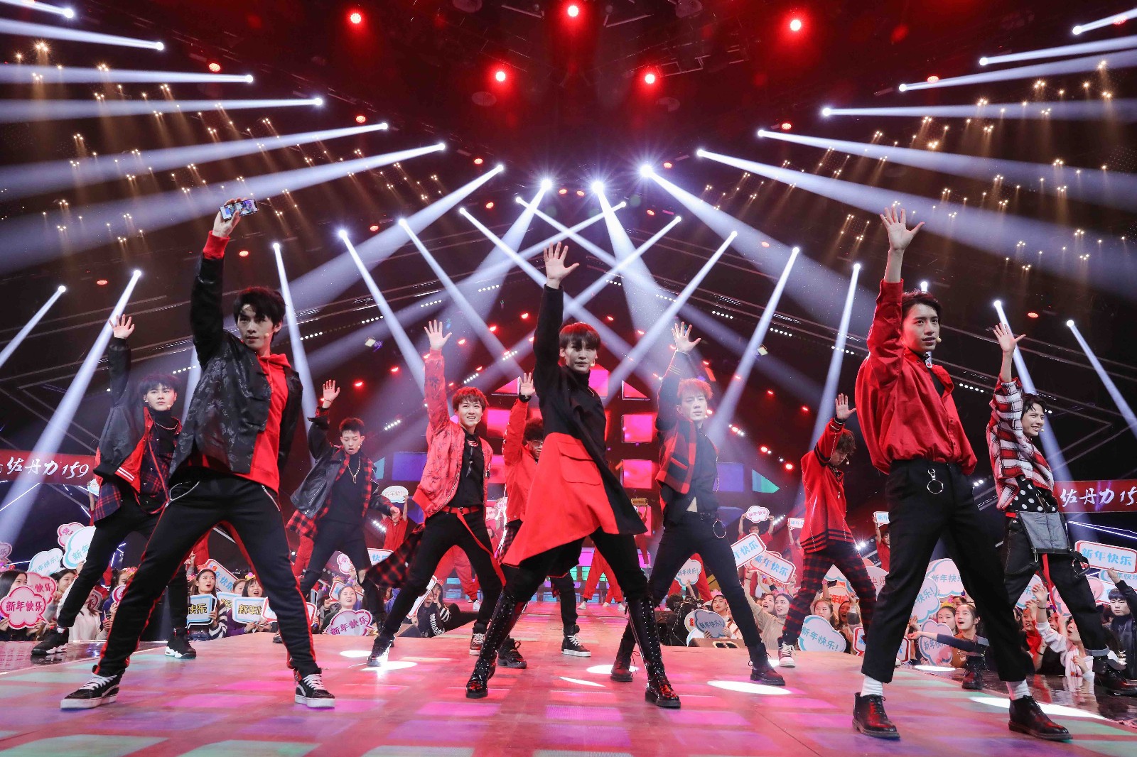 zero-g梦想男团各台春晚齐亮相 诚意满满贺新年