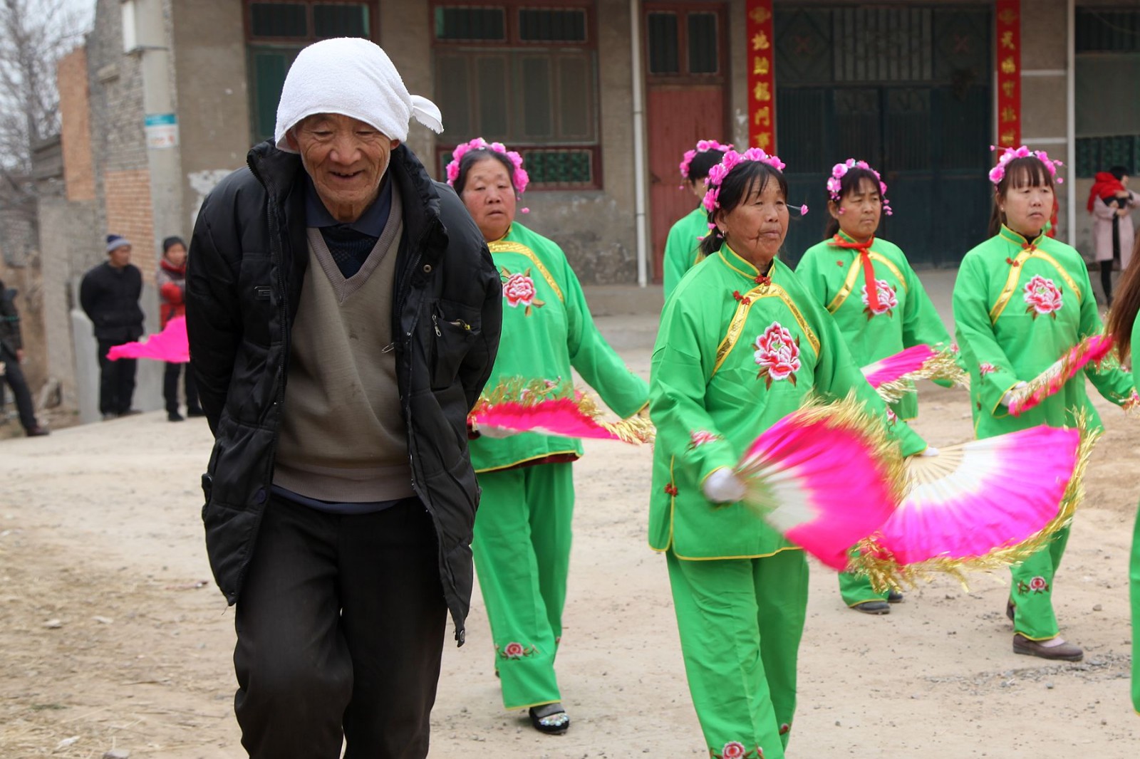 黄河乡愁,山西黄河岸边原始农村社火表演,城里很难看到